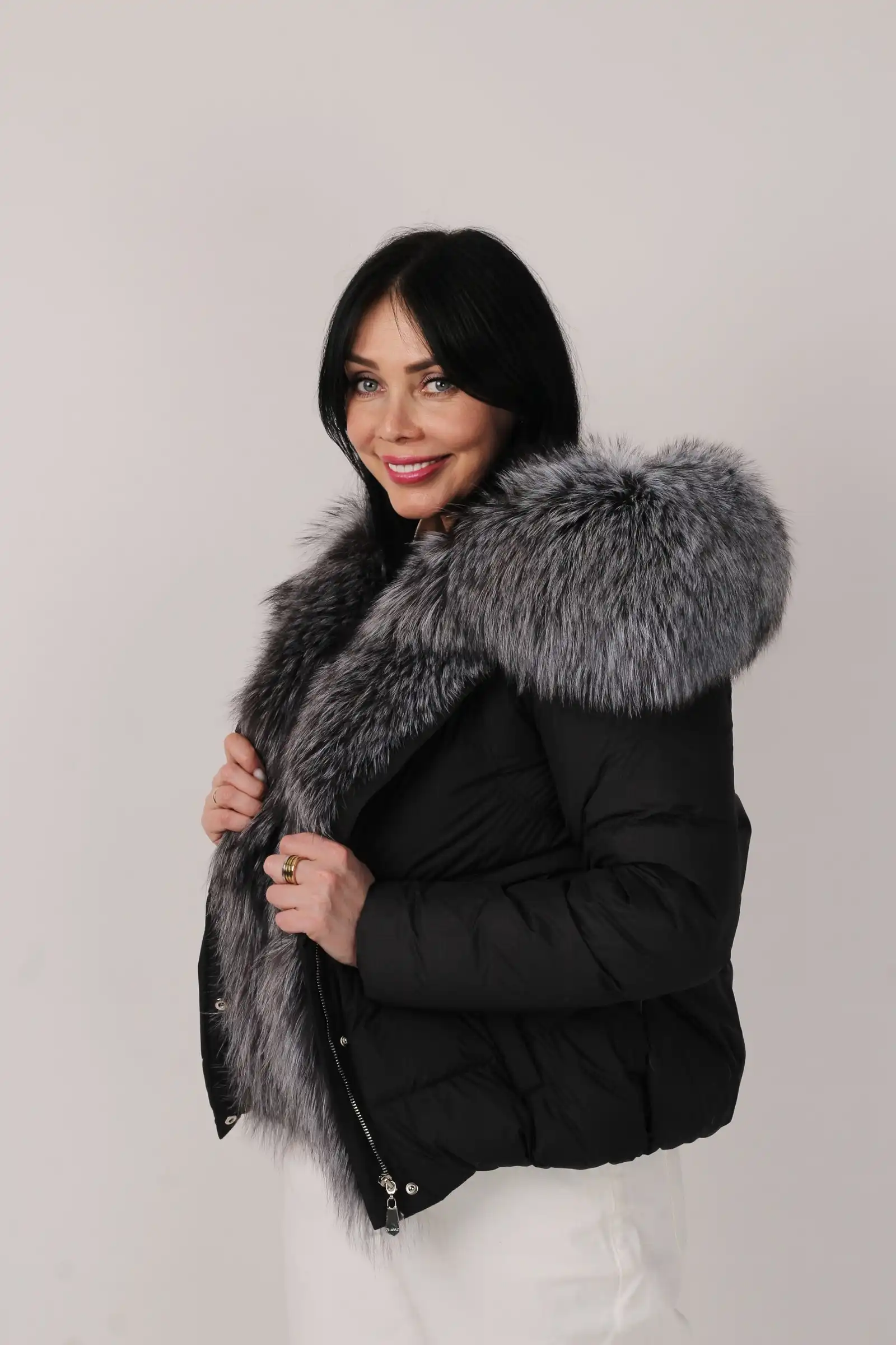 Пуховик c мехом чернобурой лисы SANNY