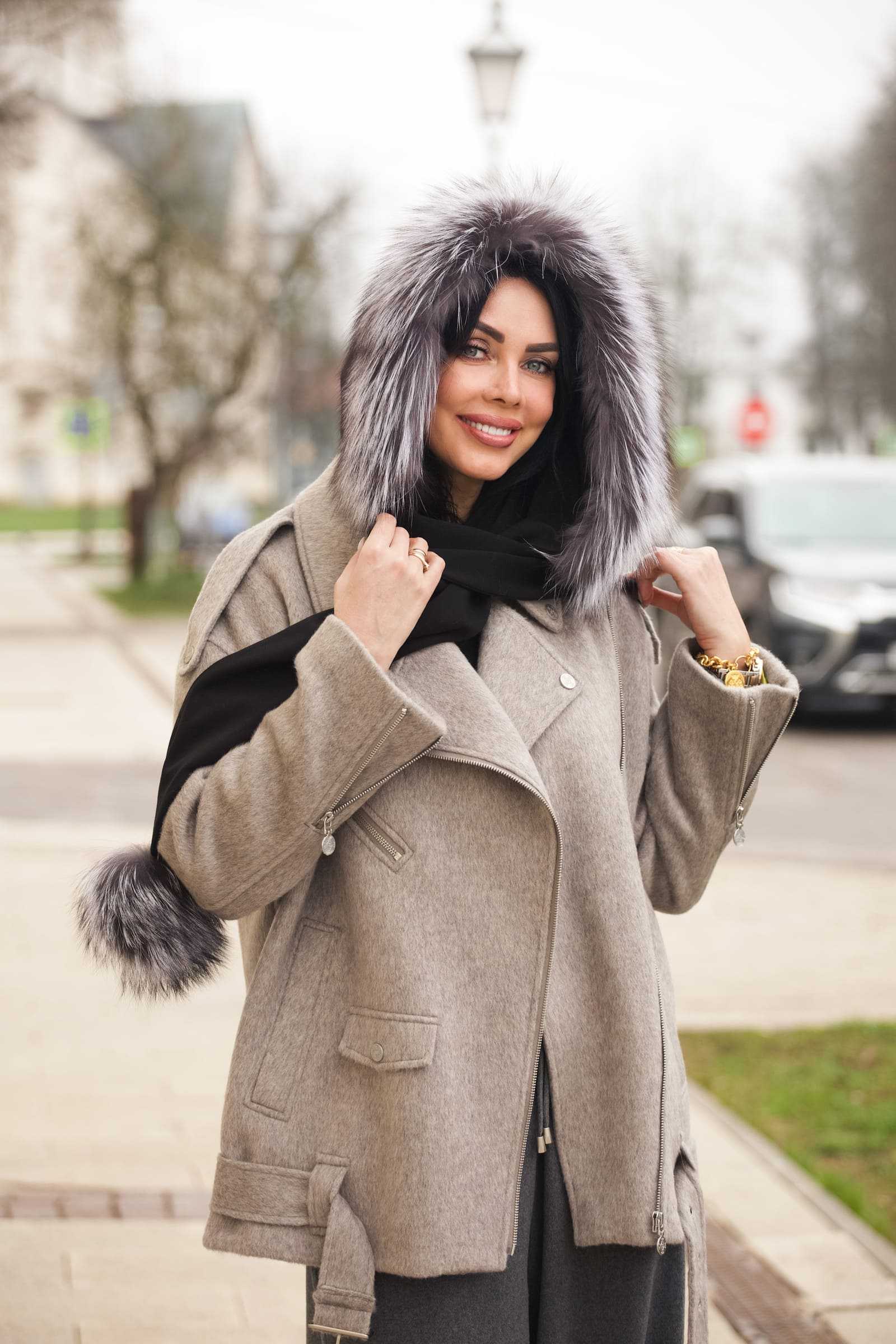 Купить капор с мехом чернобурки/финского песца MIA