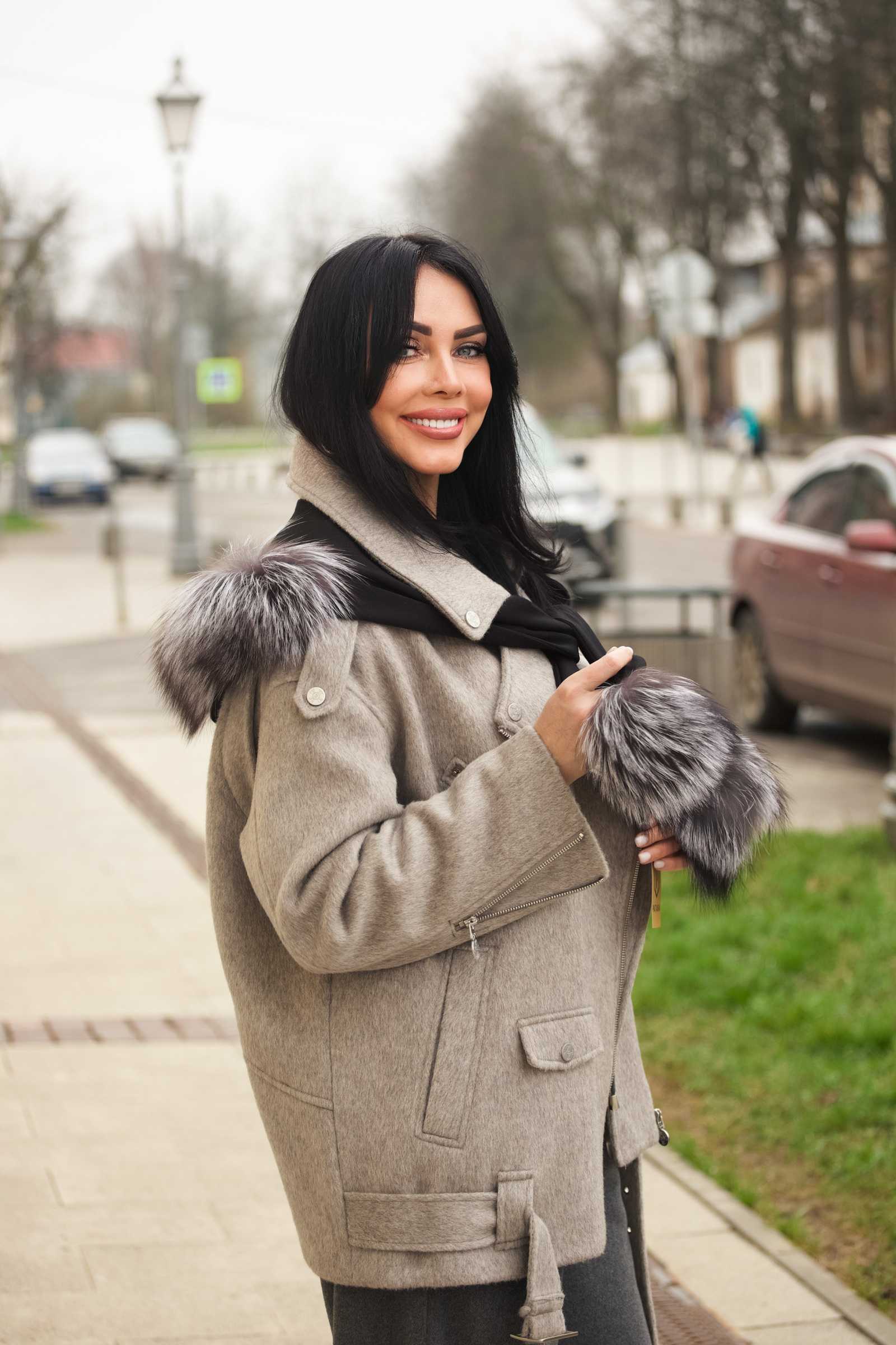 Купить капор с мехом чернобурки/финского песца MIA