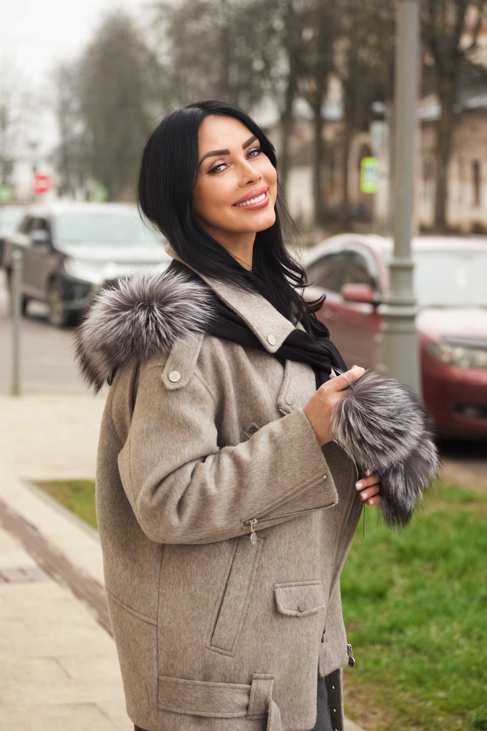 Купить капор с мехом чернобурки/финского песца MIA