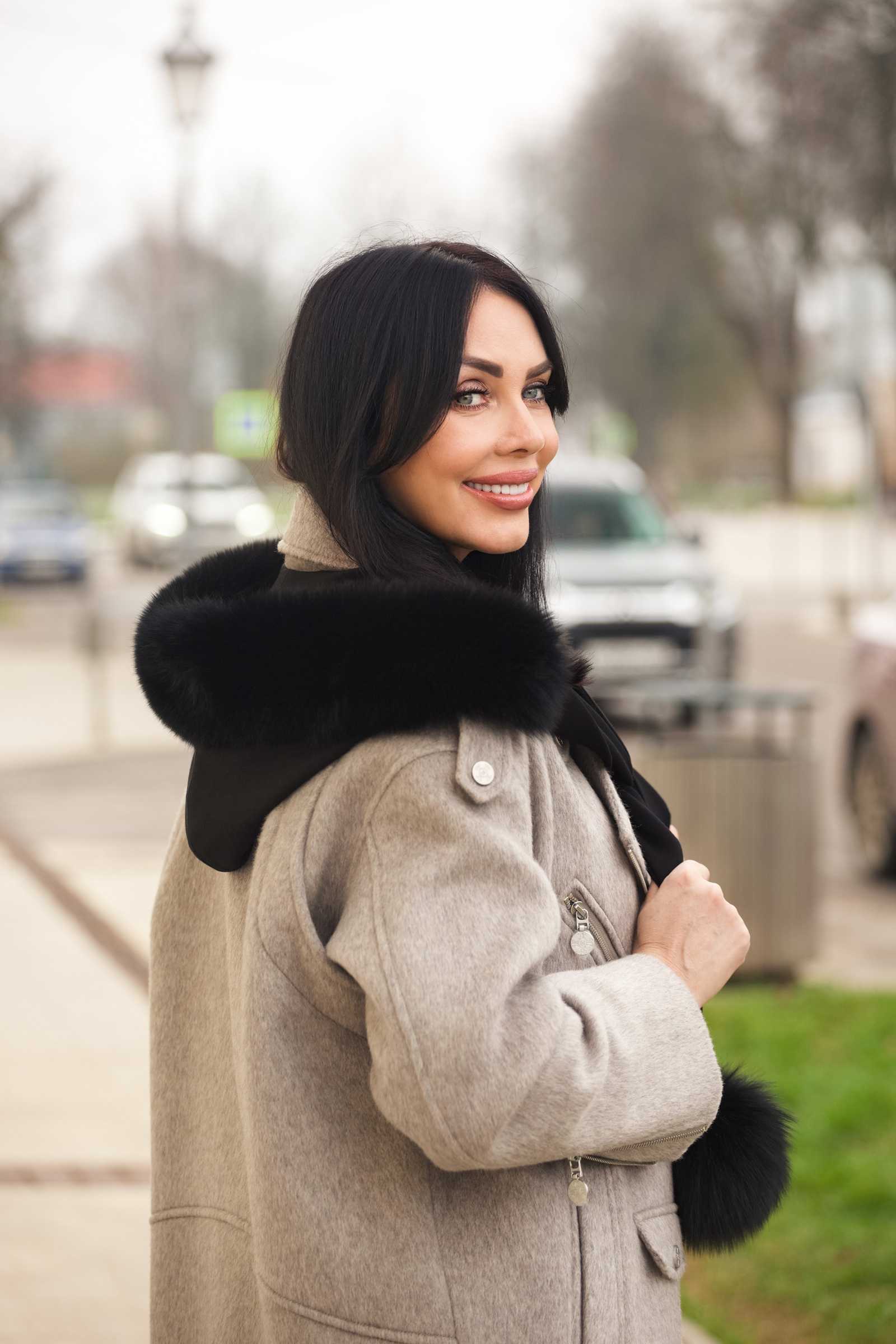 Купить капор с мехом чернобурки/финского песца MIA