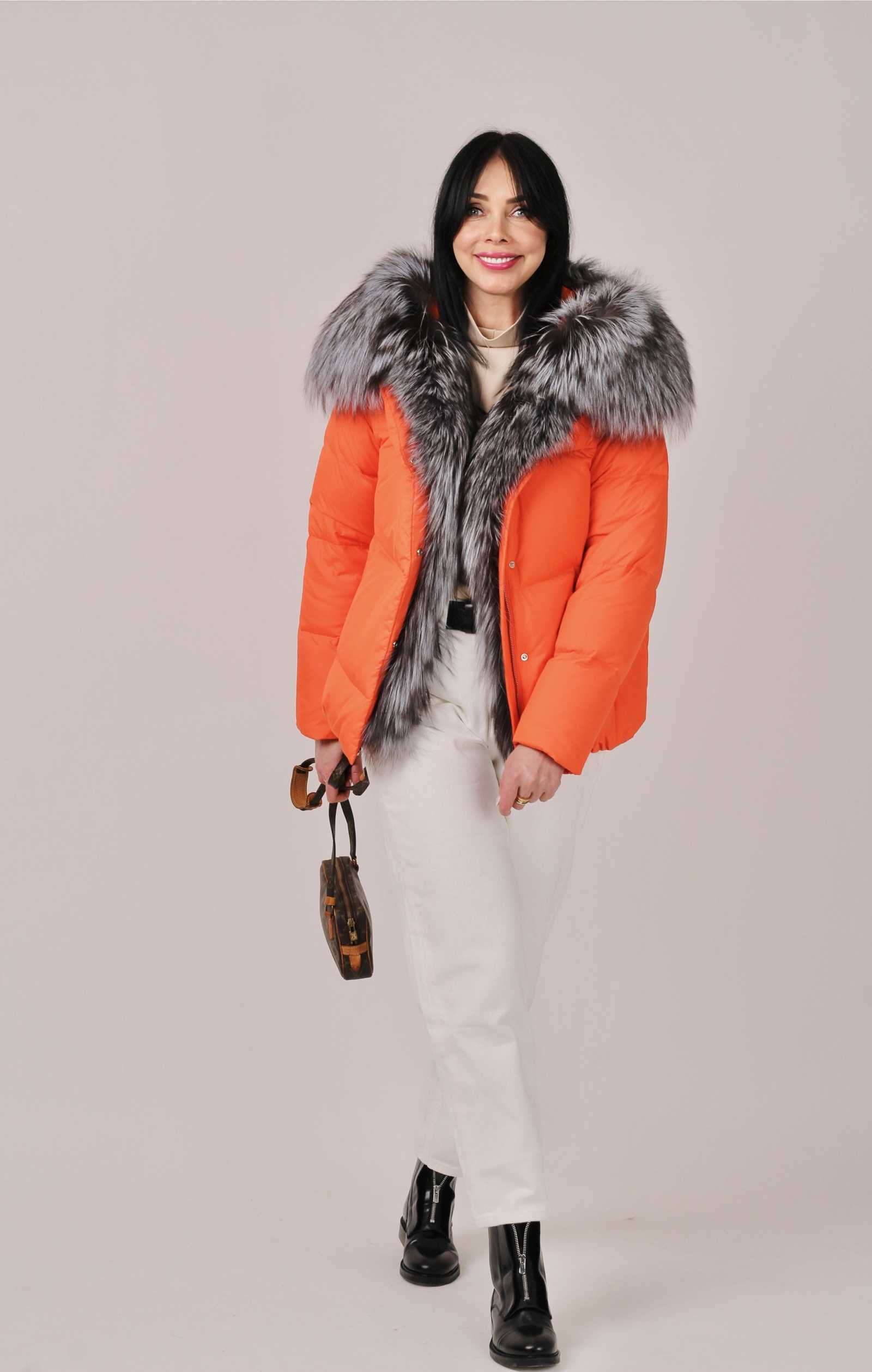 Купить пуховик с мехом чернобурой лисы SANNY