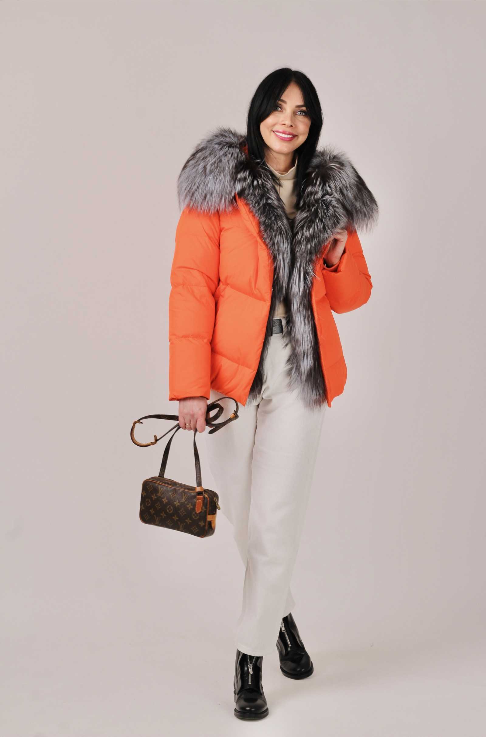 Купить пуховик с мехом чернобурой лисы SANNY