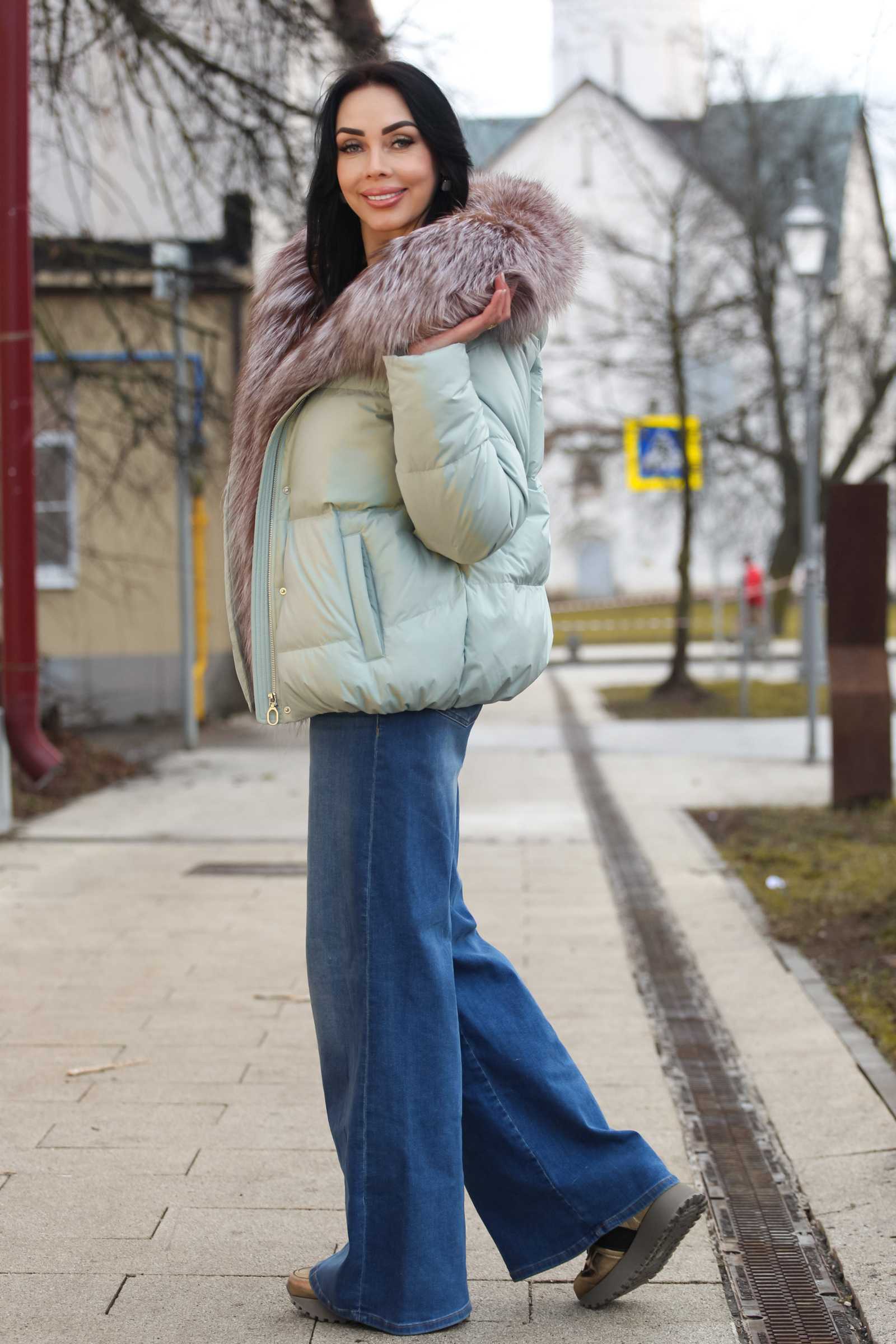 Купить пуховик с мехом чернобурой лисы SANNY