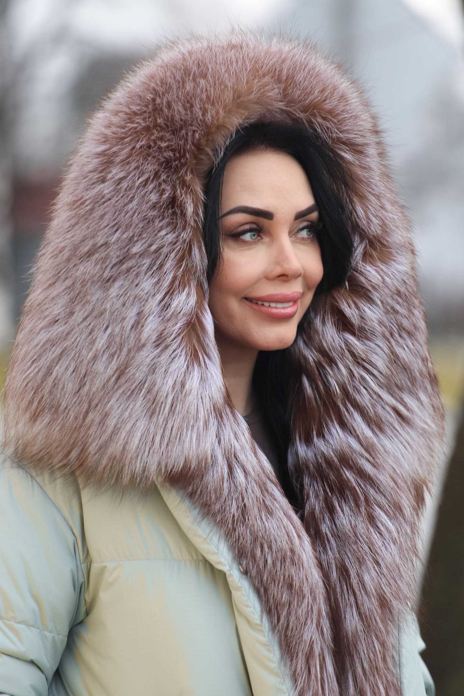 Купить пуховик с мехом чернобурой лисы SANNY