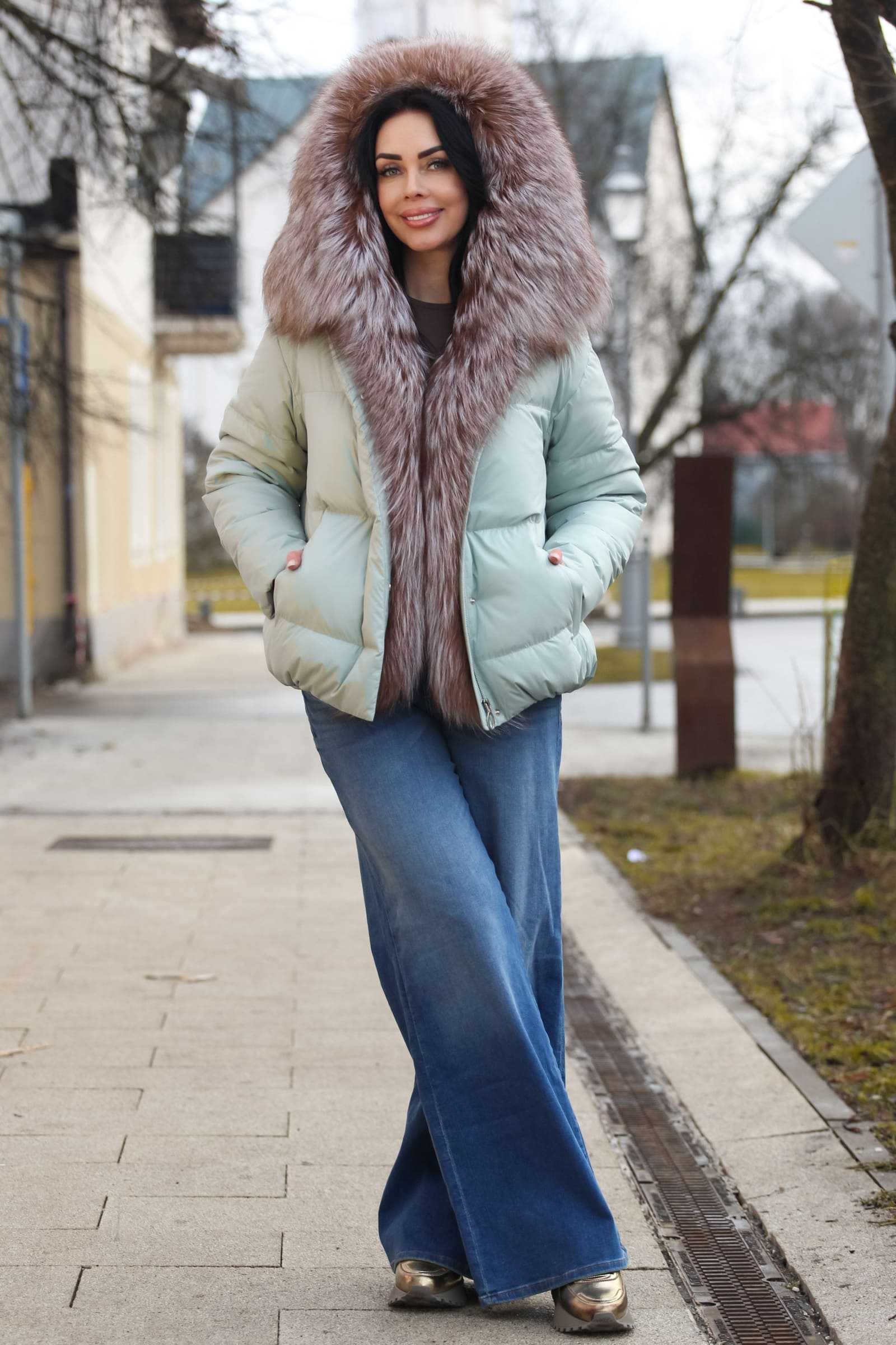 Купить пуховик с мехом чернобурой лисы SANNY