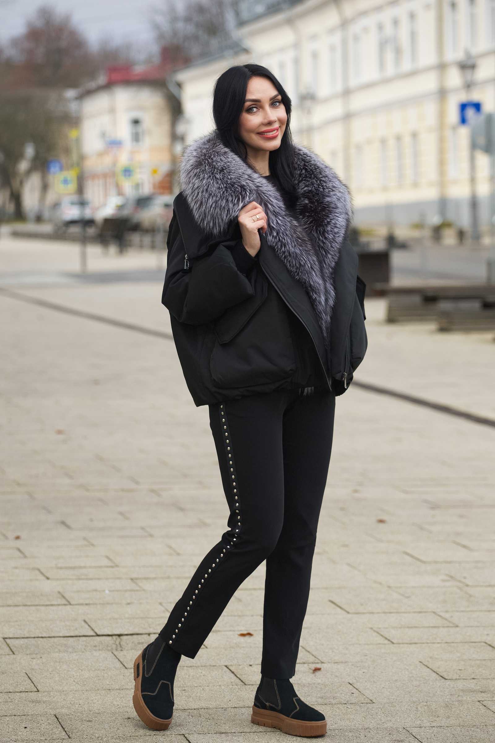 Купить пуховик с мехом чернобурой лисы BARBARA