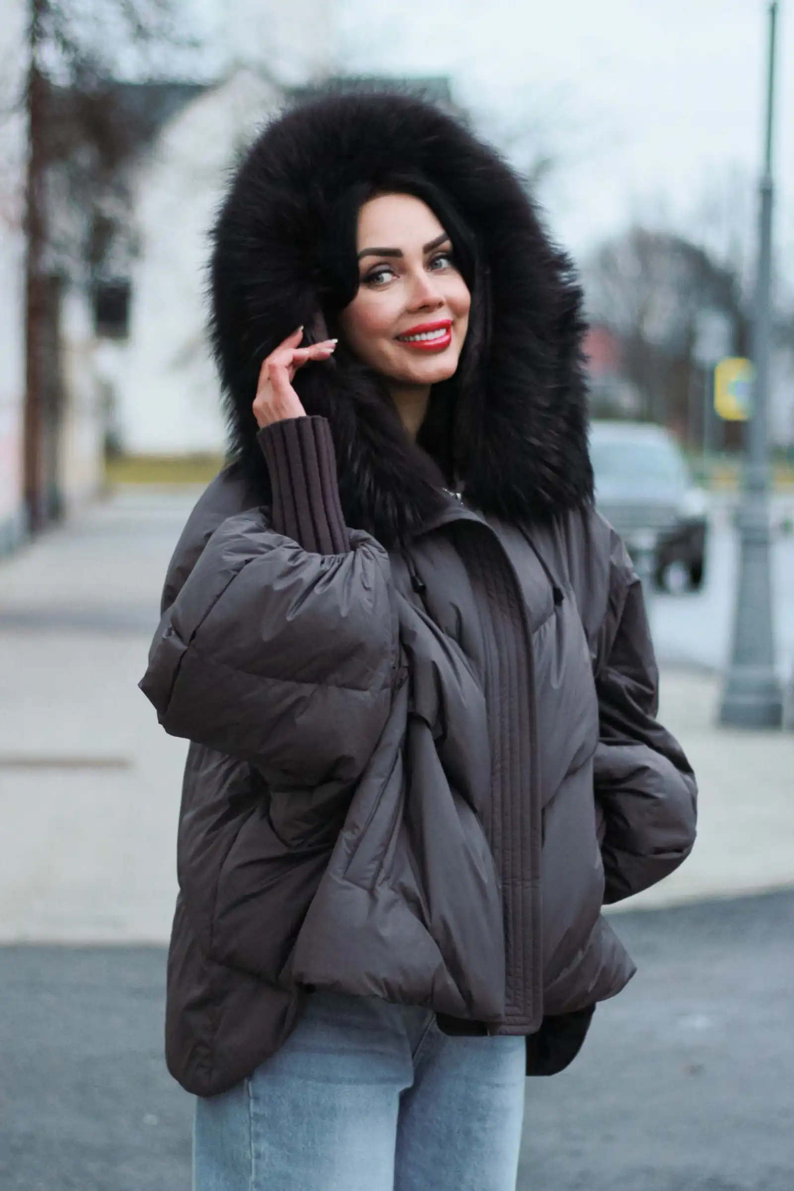 Пуховик c мехом финского енота IZZI