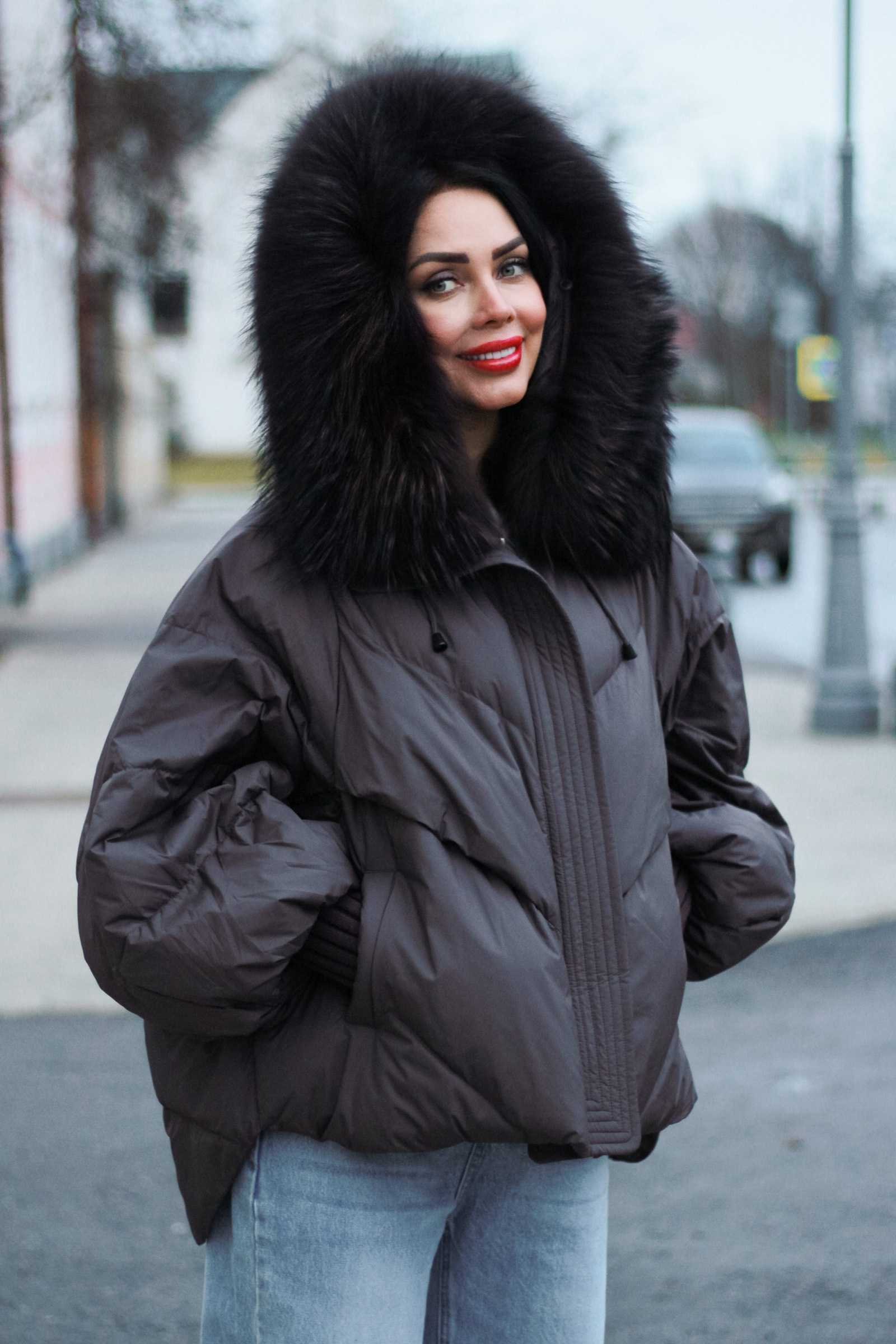 Купить пуховик c мехом финского енота IZZI