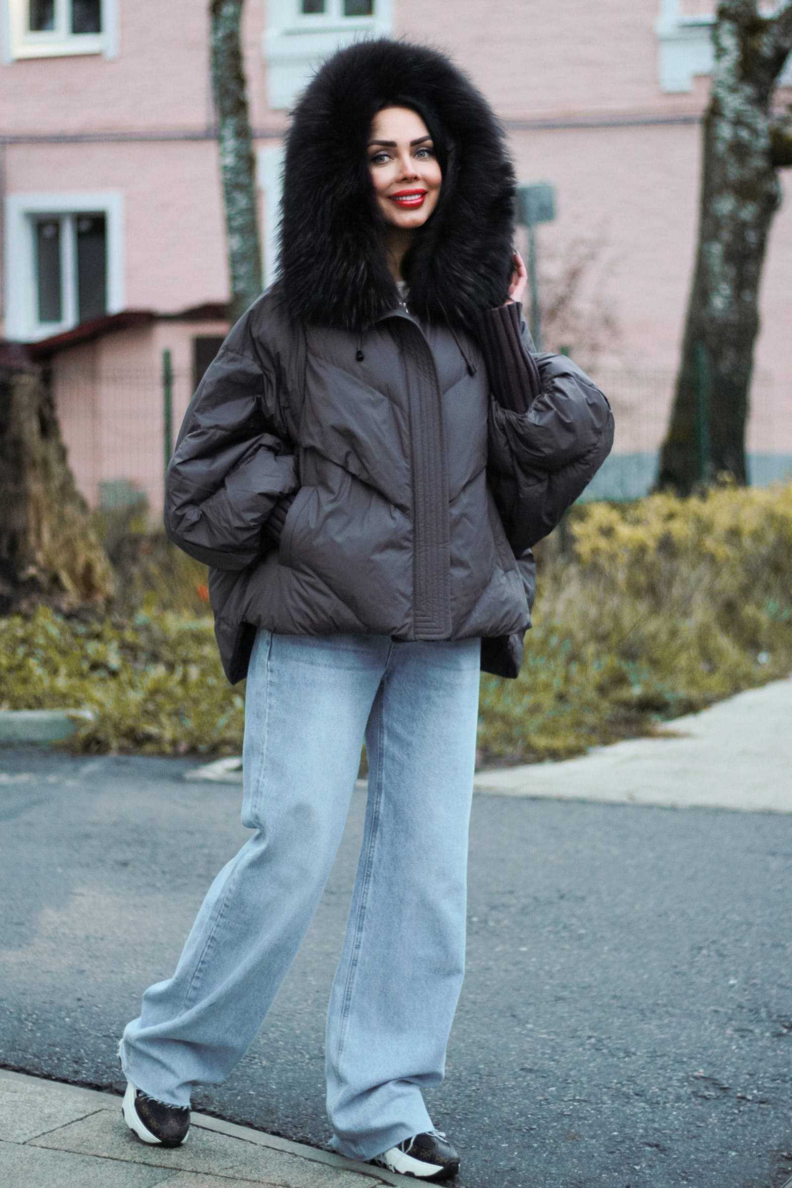 Купить пуховик c мехом финского енота IZZI