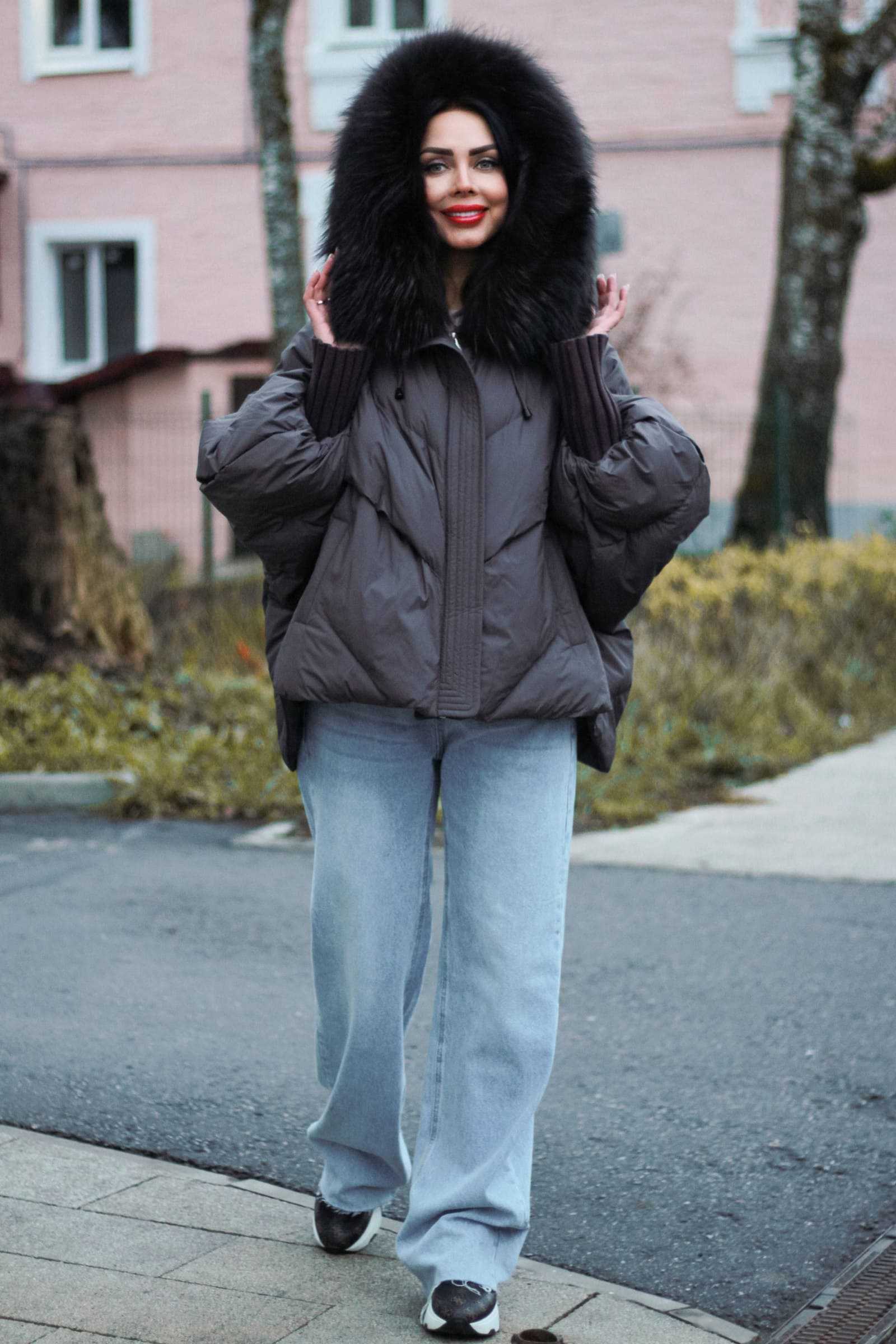 Купить пуховик c мехом финского енота IZZI