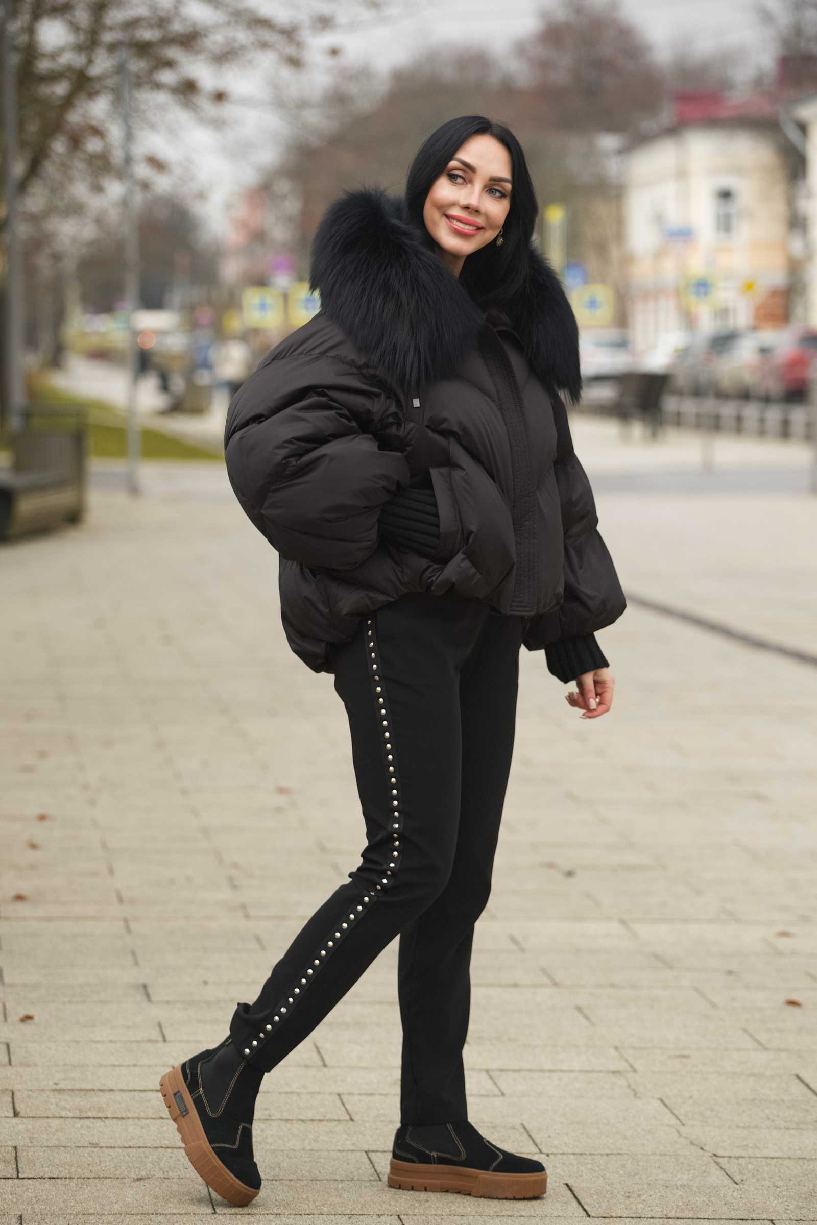 Купить пуховик c мехом чернобурой лисы IZZI