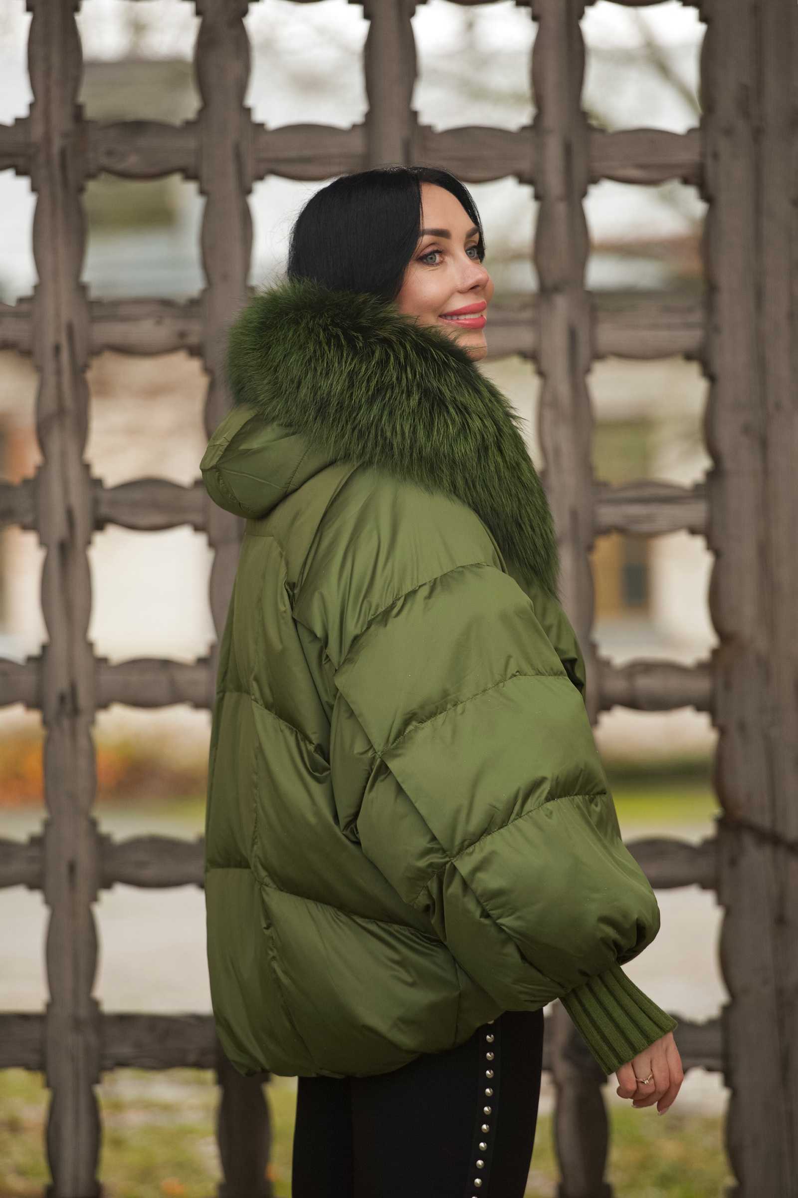 Купить пуховик c мехом чернобурой лисы IZZI