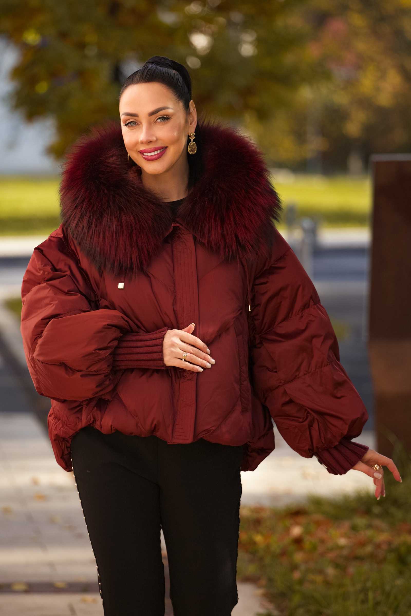 Пуховик c мехом чернобурой лисы IZZI цвет вишневый