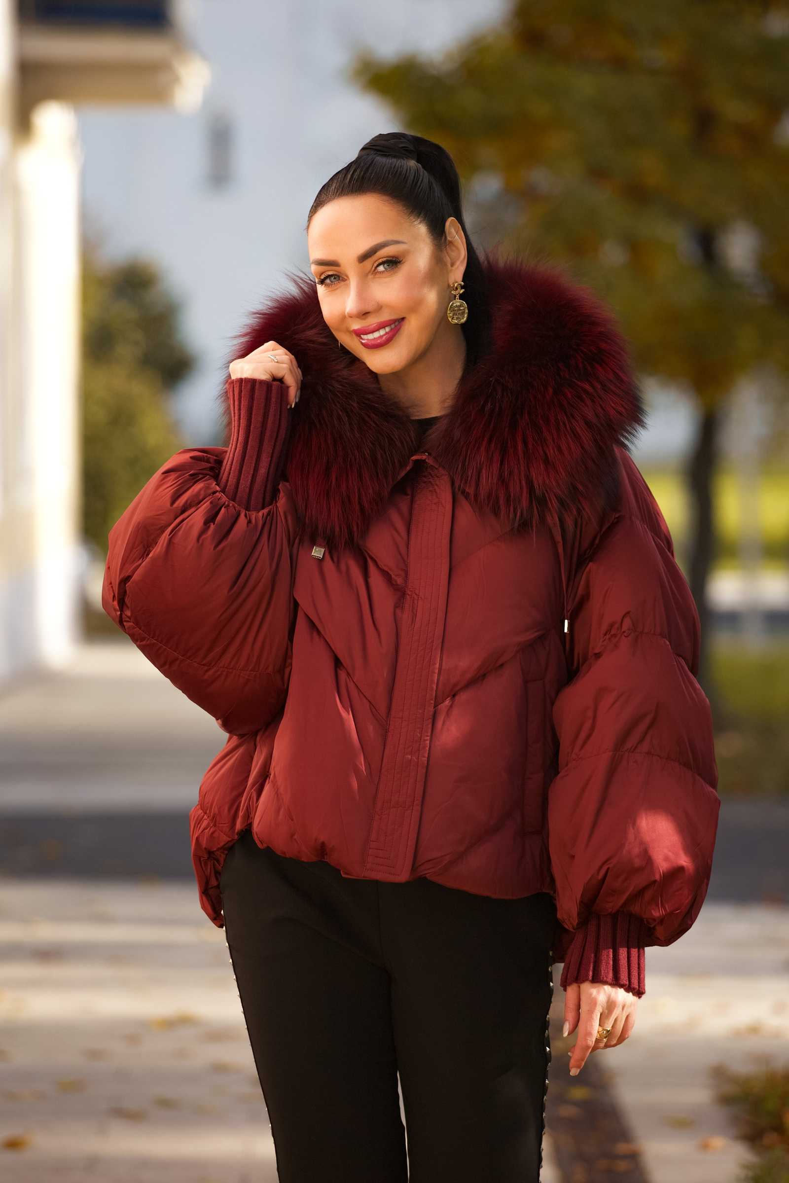 Купить пуховик c мехом чернобурой лисы IZZI