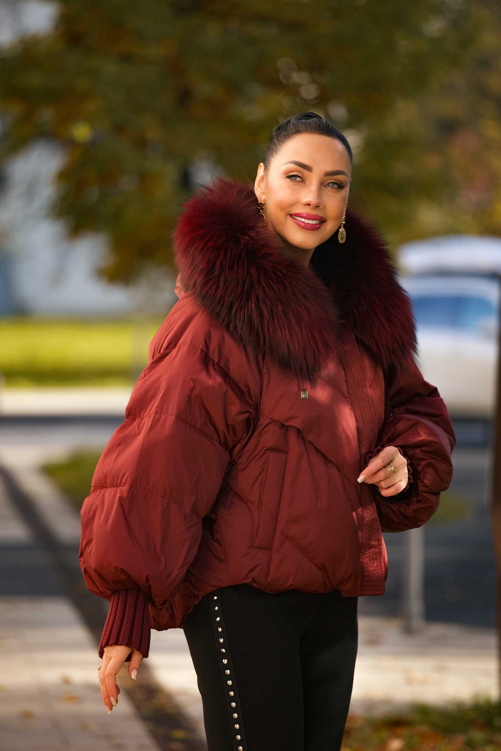 Купить пуховик c мехом чернобурой лисы IZZI