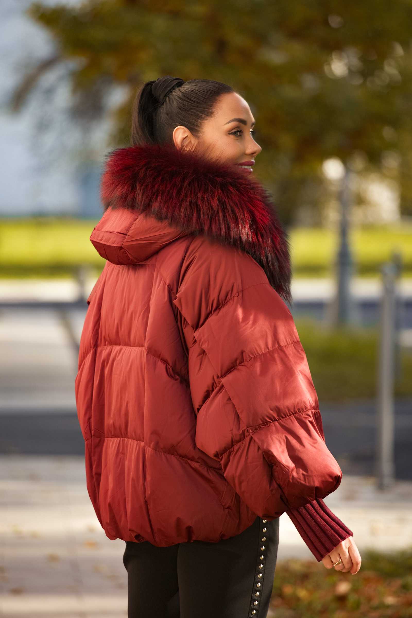 Купить пуховик c мехом чернобурой лисы IZZI