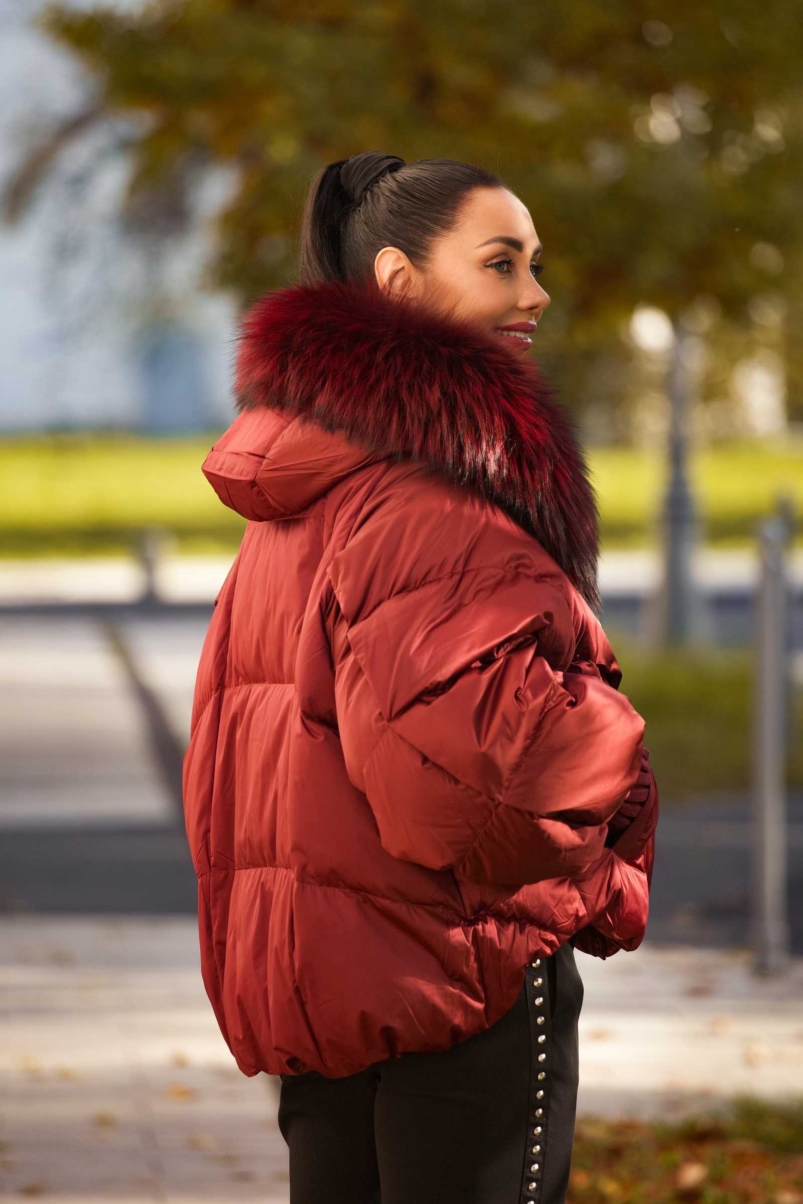 Купить пуховик c мехом чернобурой лисы IZZI