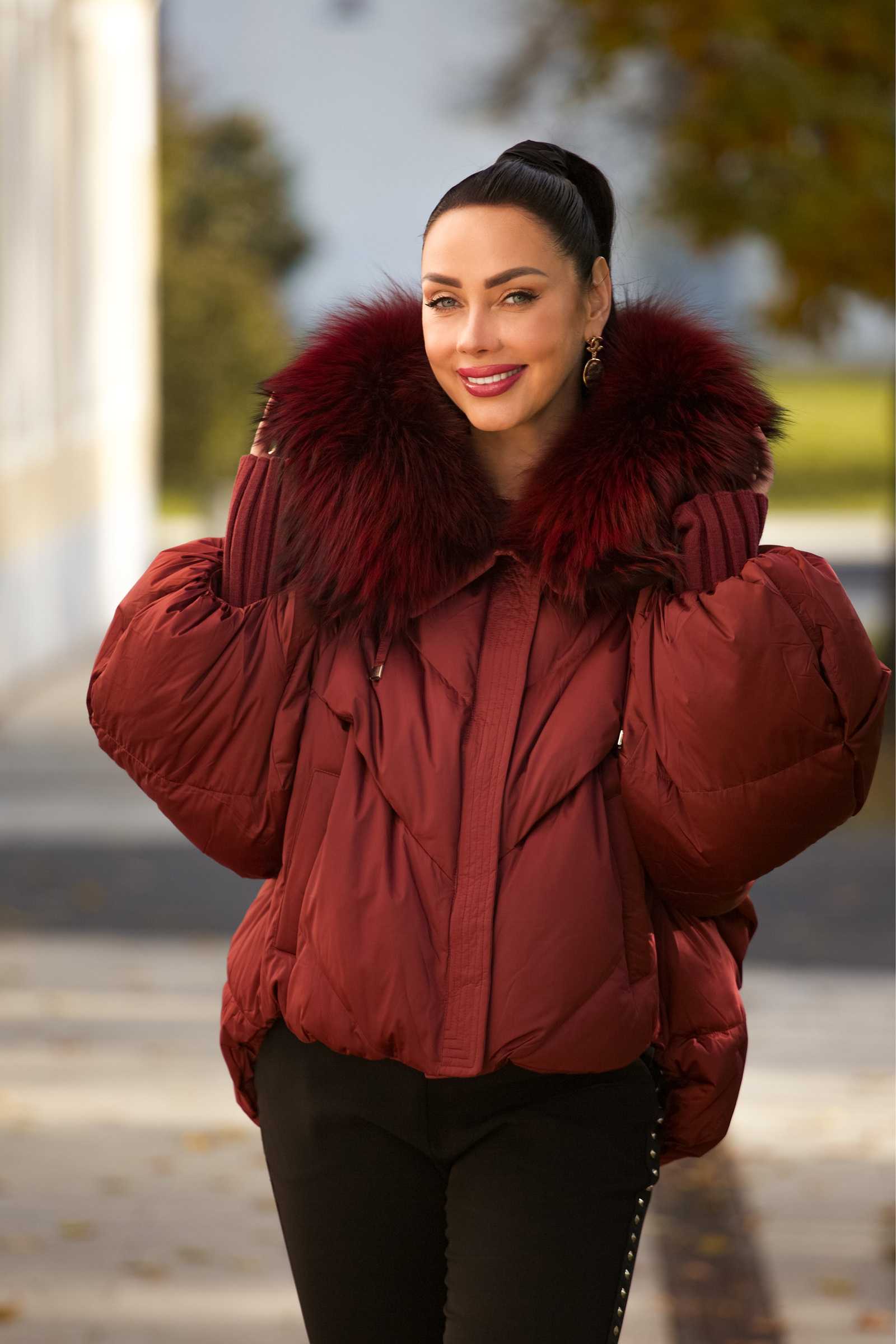 Купить пуховик c мехом чернобурой лисы IZZI