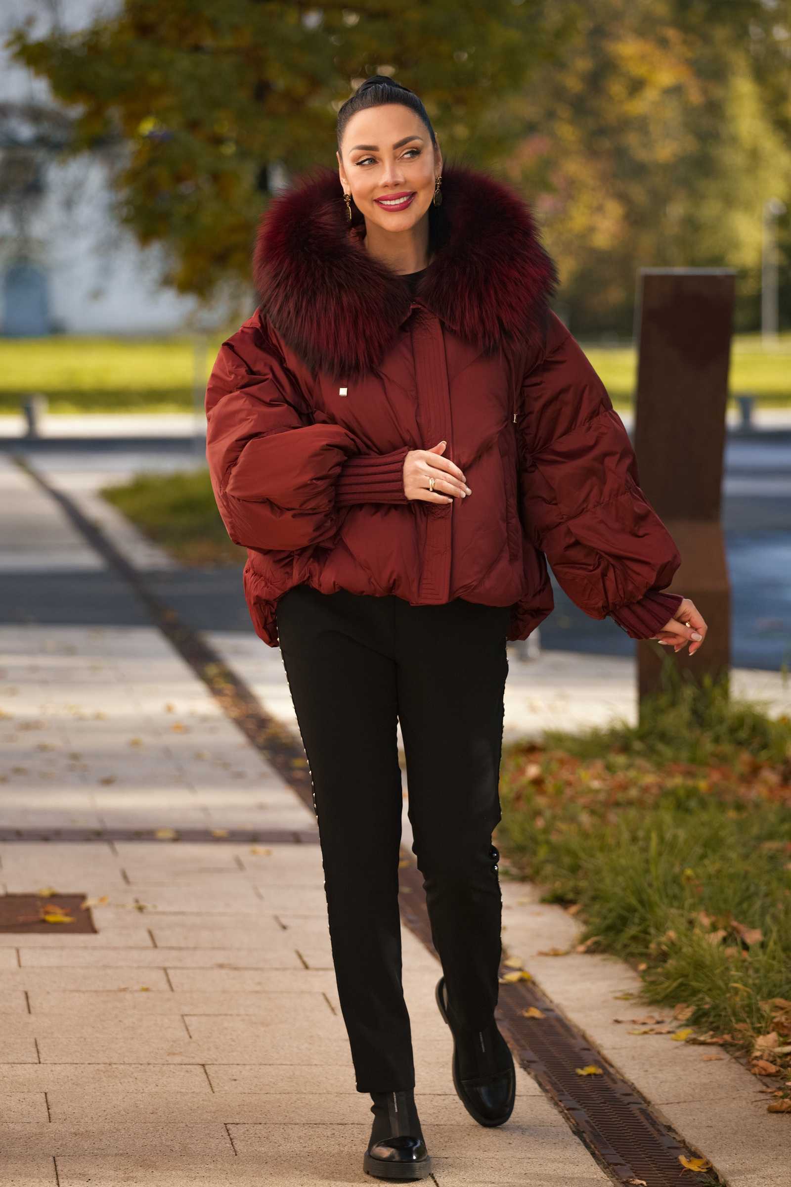 Купить пуховик c мехом чернобурой лисы IZZI