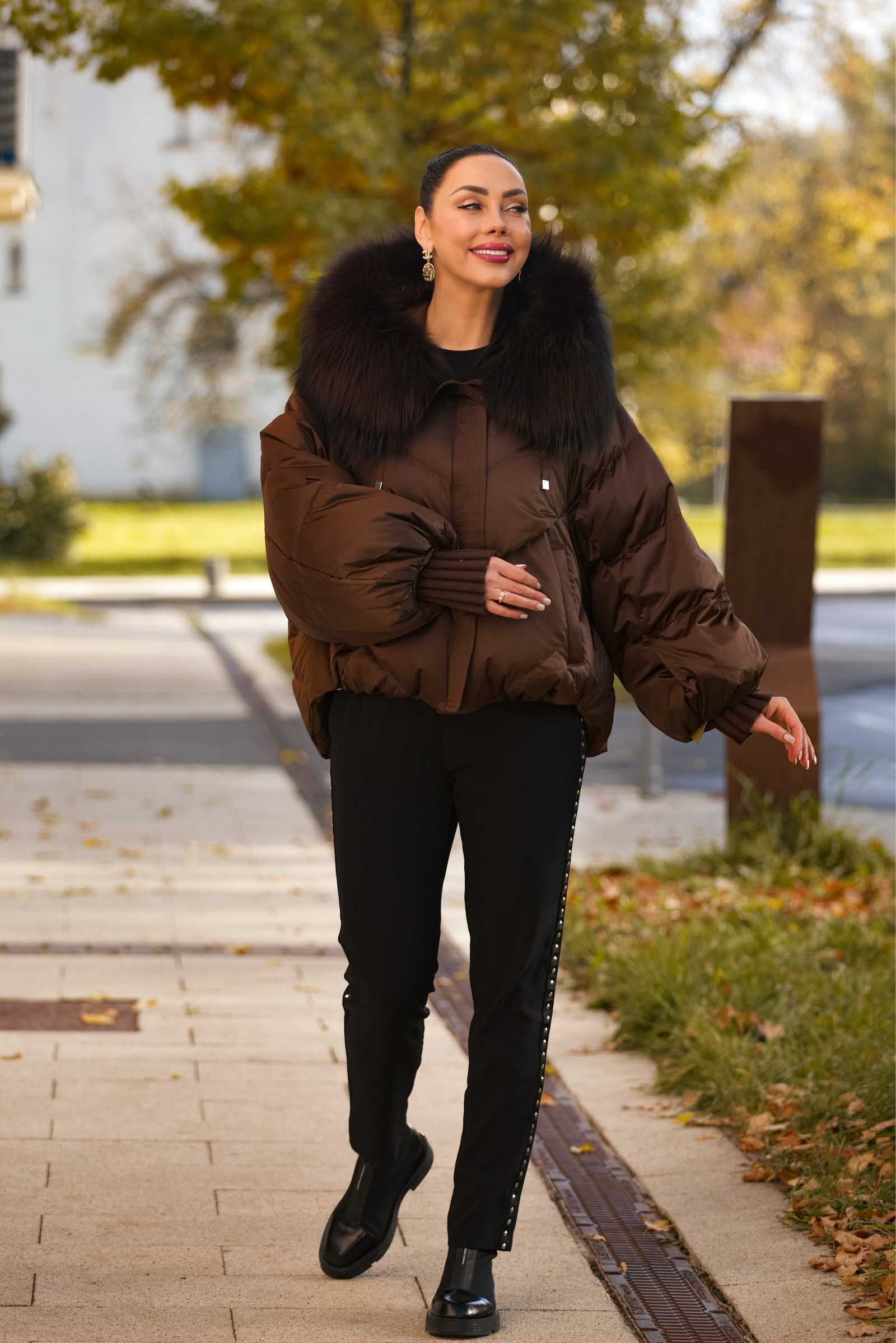 Купить пуховик c мехом чернобурой лисы IZZI