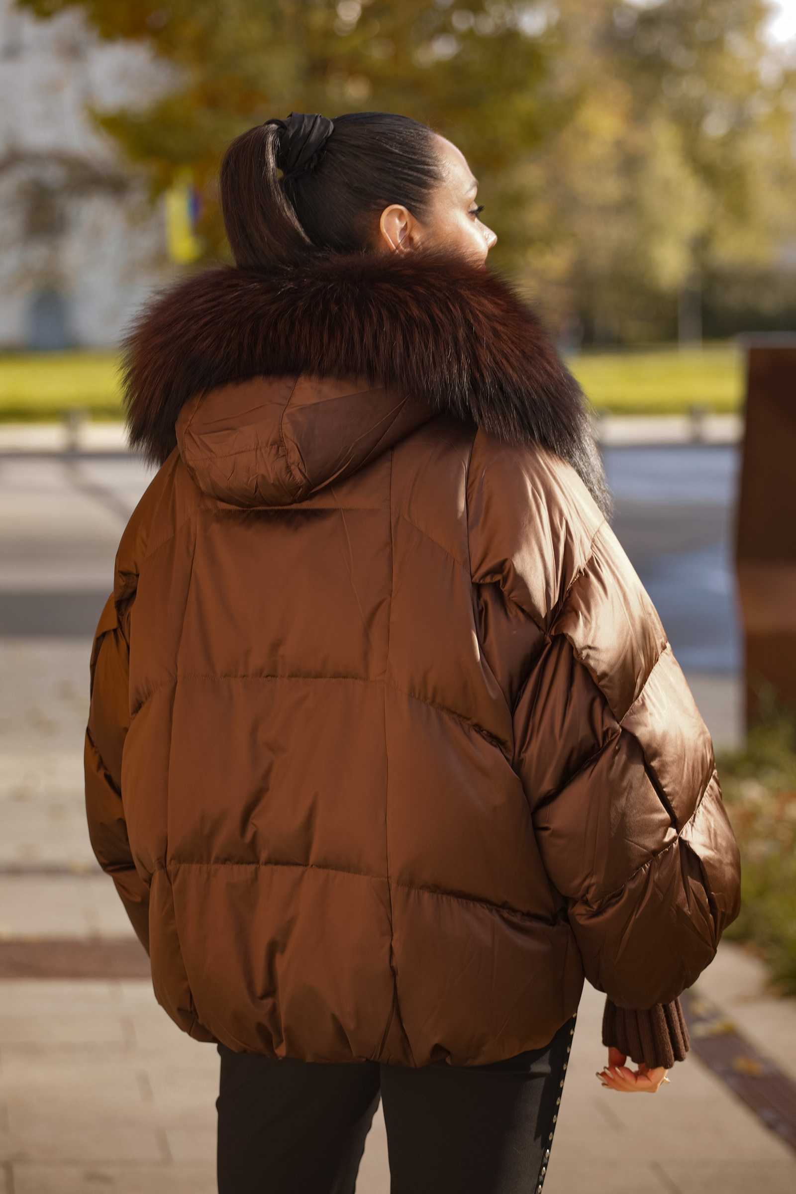 Купить пуховик c мехом чернобурой лисы IZZI