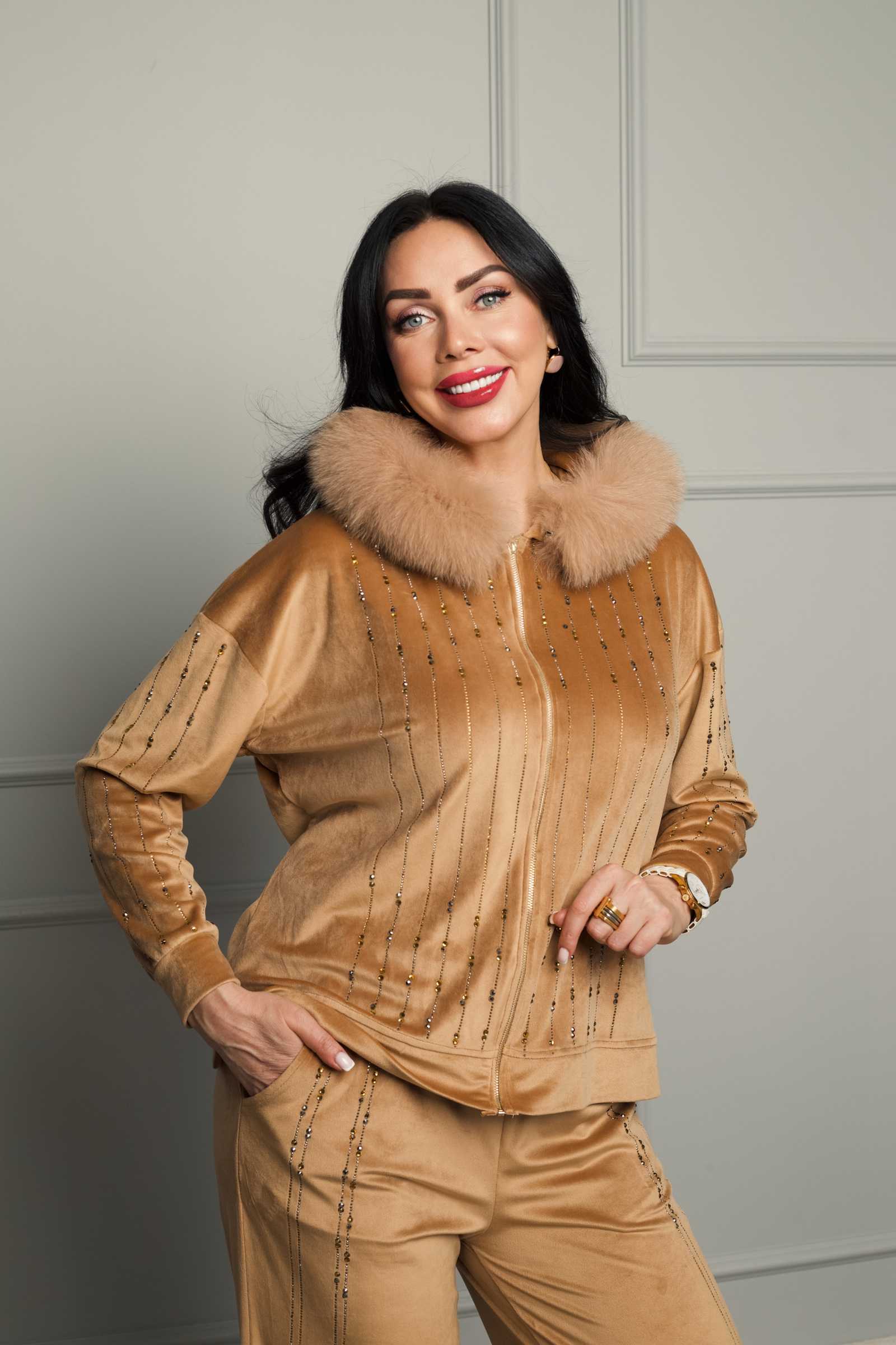 Купить женский велюровый костюм с мехом песца VELAR