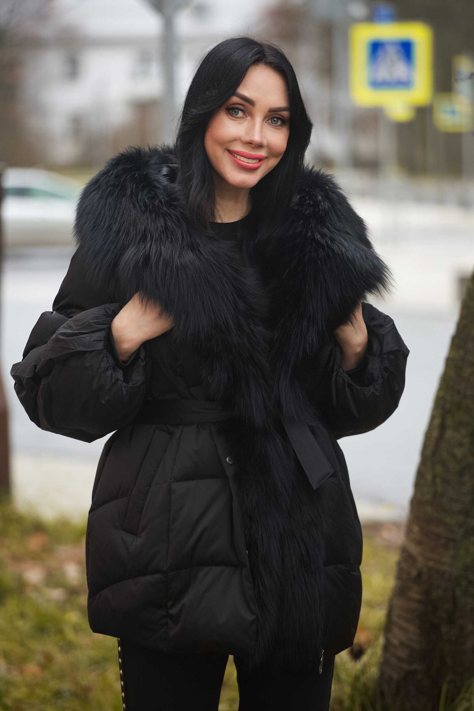 Купить женский пуховик с мехом чернобурой лисы LEONARDA