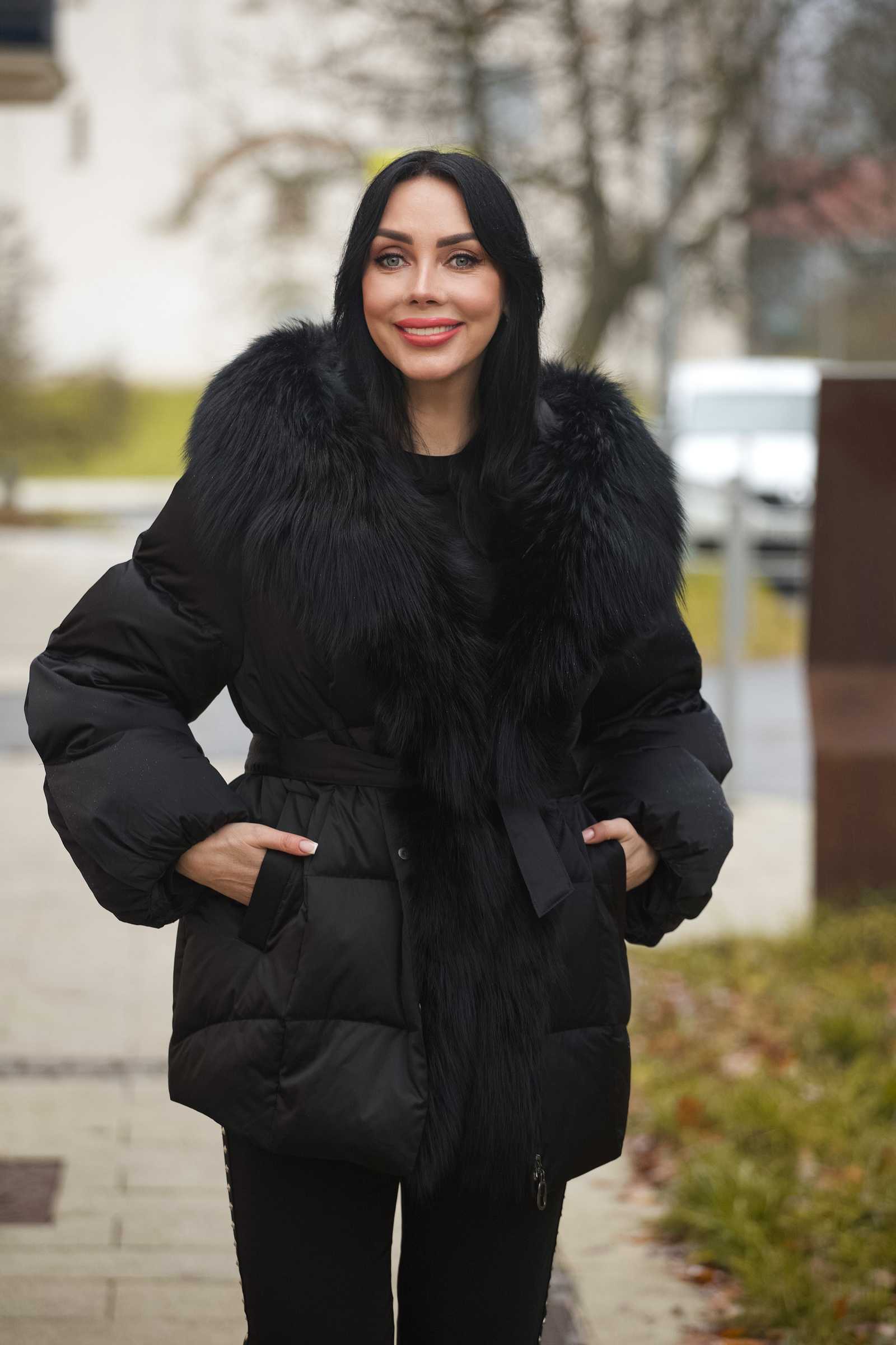 Купить женский пуховик с мехом чернобурой лисы LEONARDA