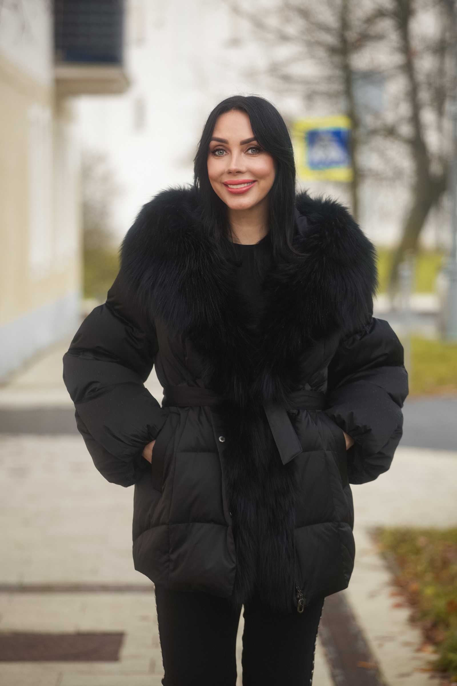 Купить женский пуховик с мехом чернобурой лисы LEONARDA