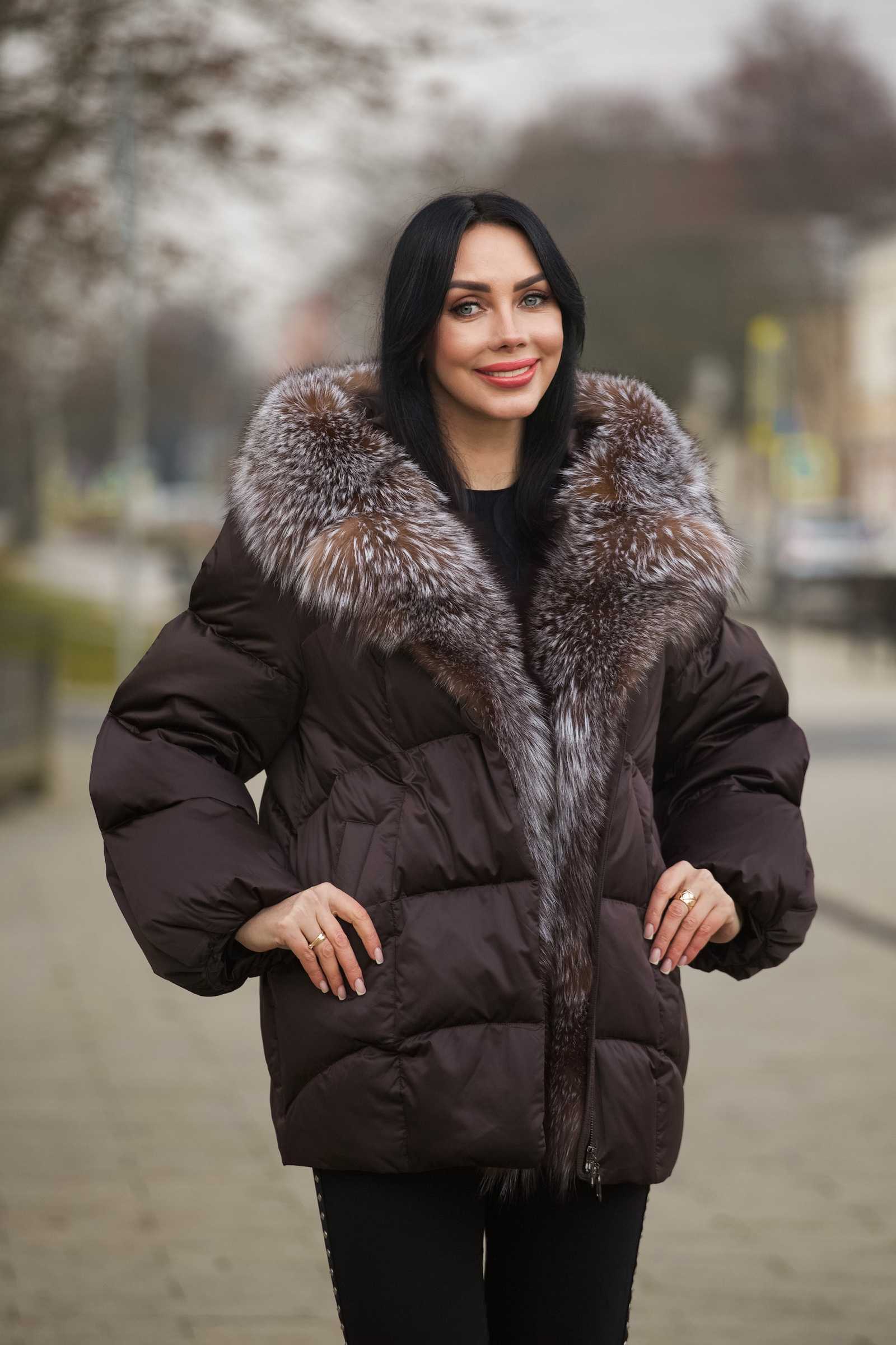 Купить женский пуховик с мехом чернобурой лисы LEONARDA