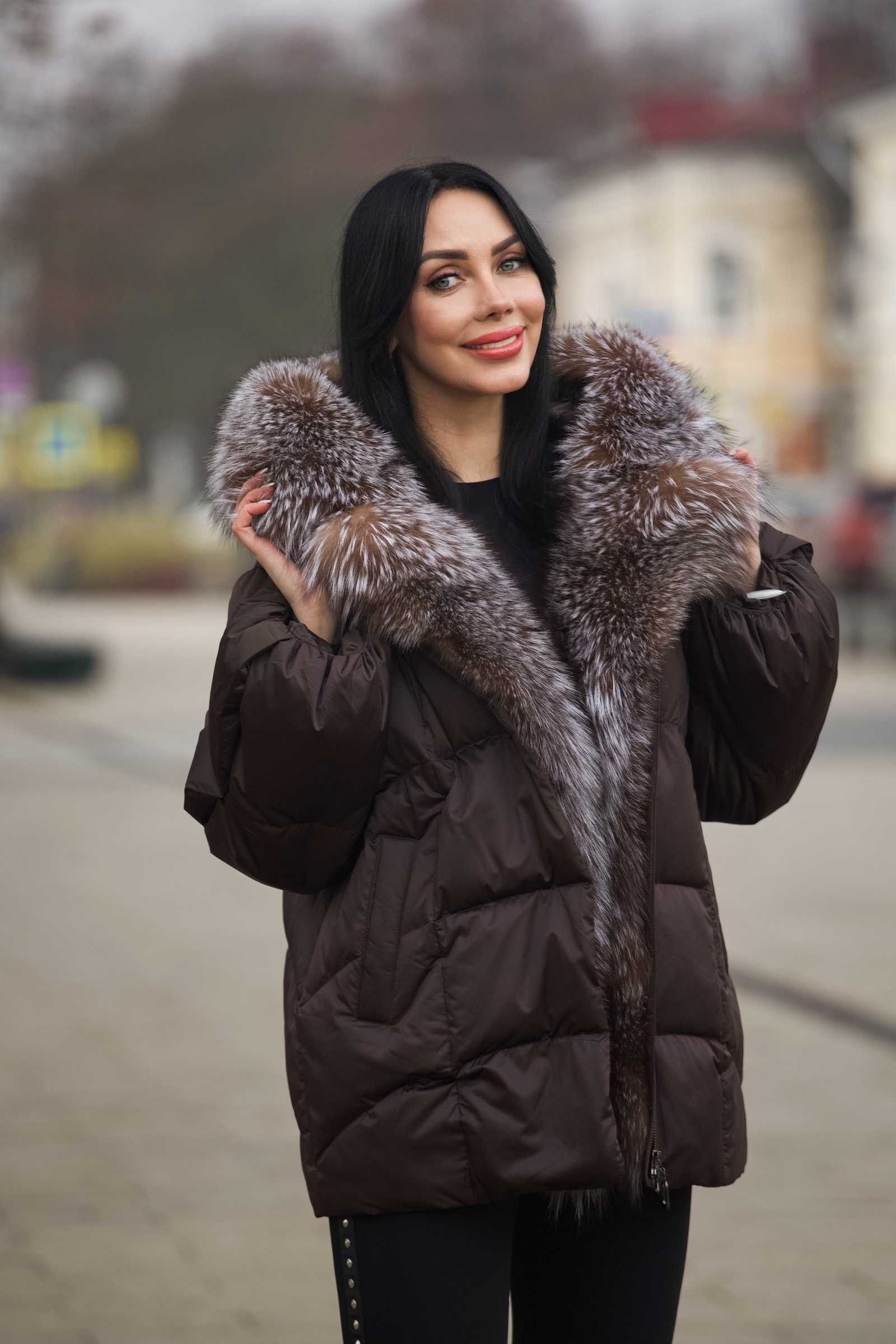 Купить женский пуховик с мехом чернобурой лисы LEONARDA