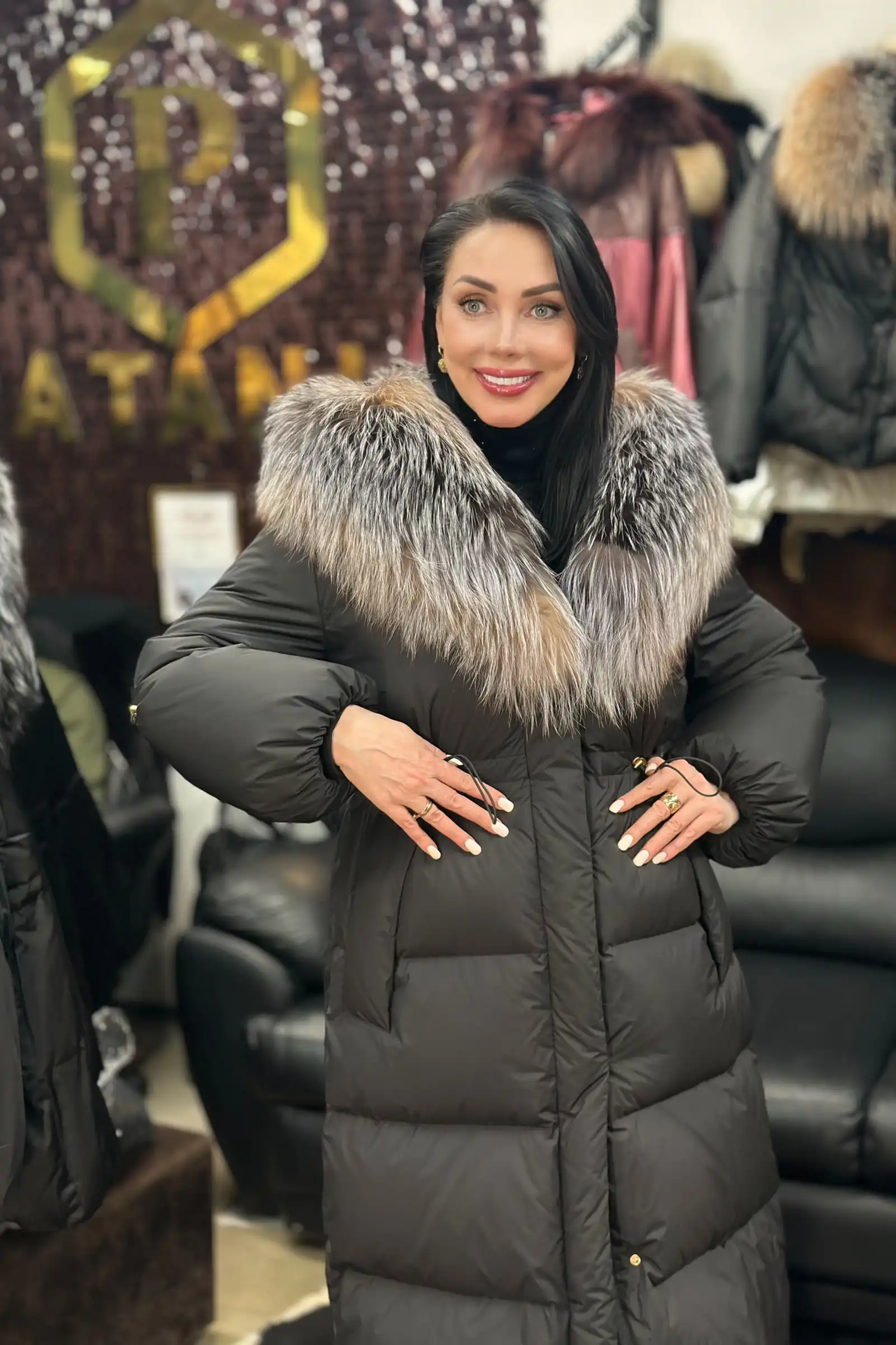 Пуховое пальто с мехом чернобурой лисы ROLEXSA