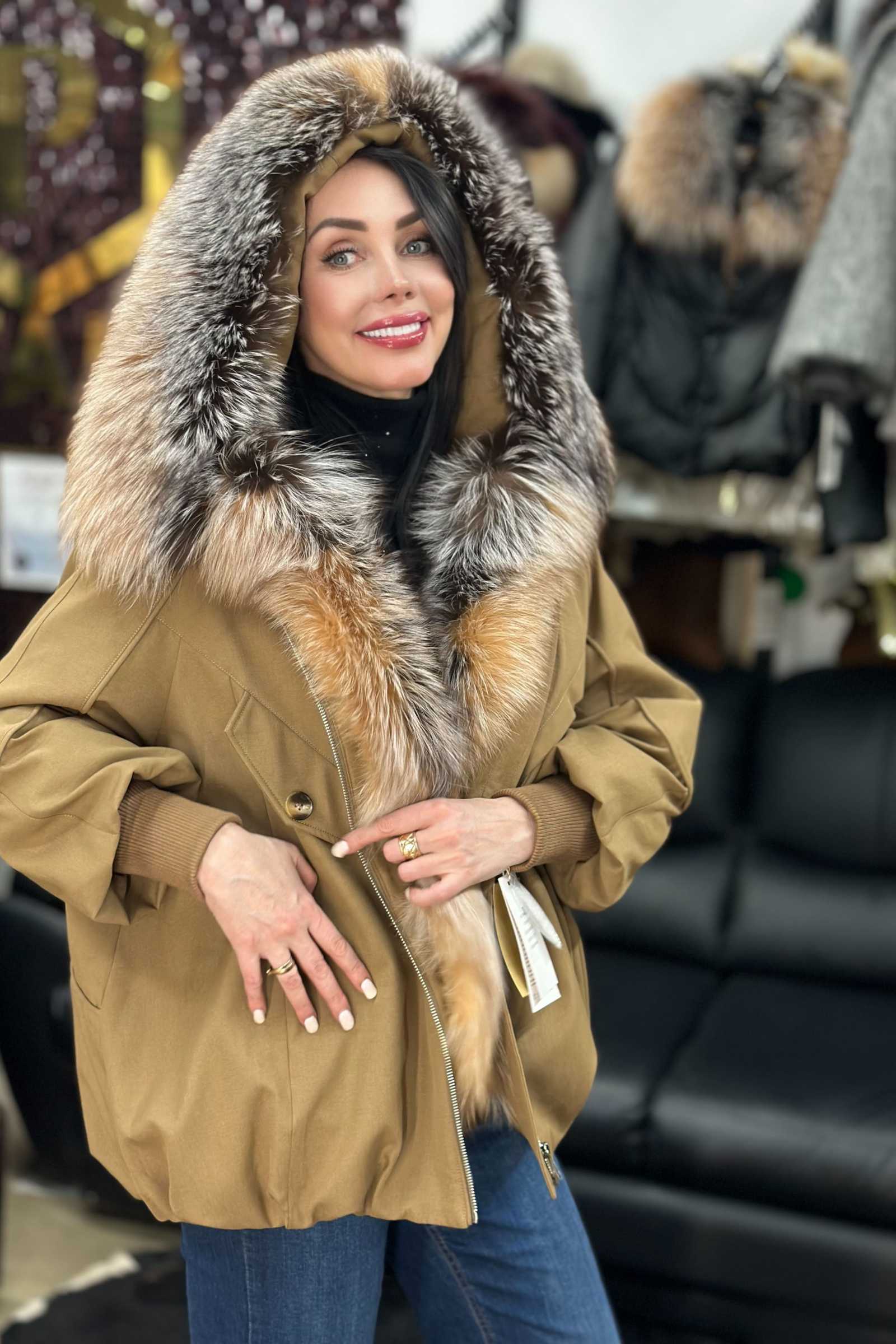 Купить женский зимний пуховик бомбер AYSHA с мехом лисы AYSHA