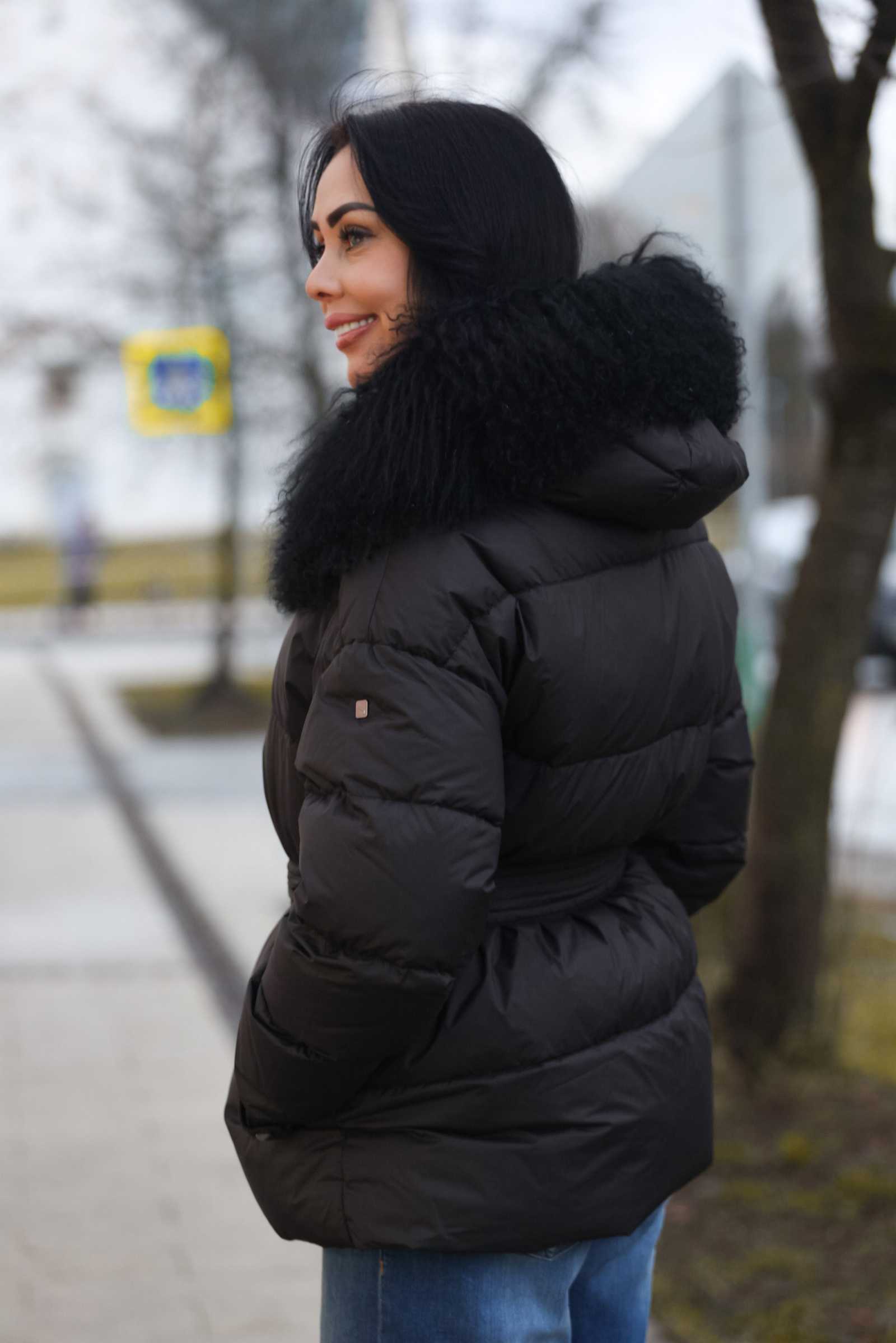 Купить женский пуховик с мехом ламы LANA
