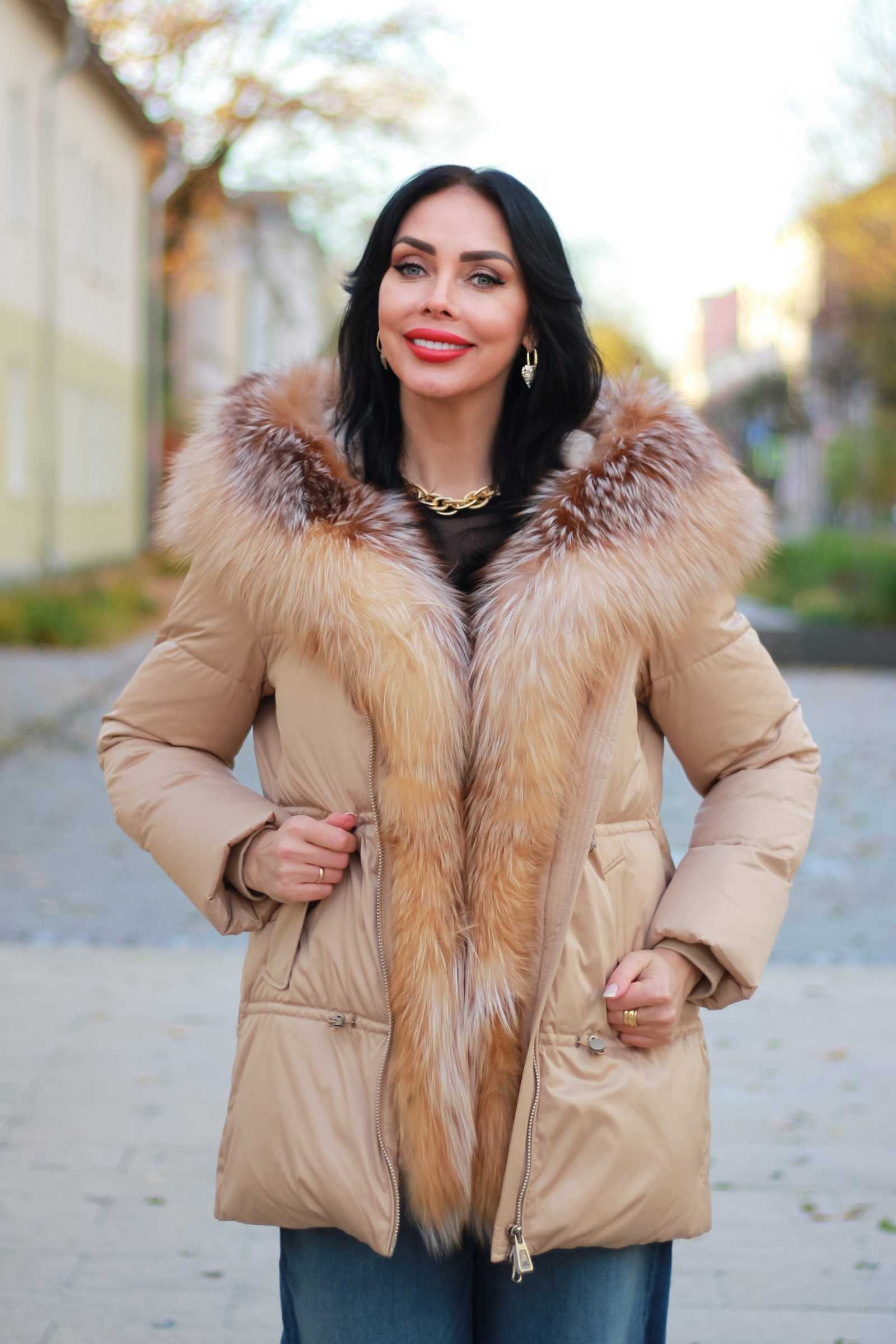 Купить женский пуховик с мехом лисы SIMONA
