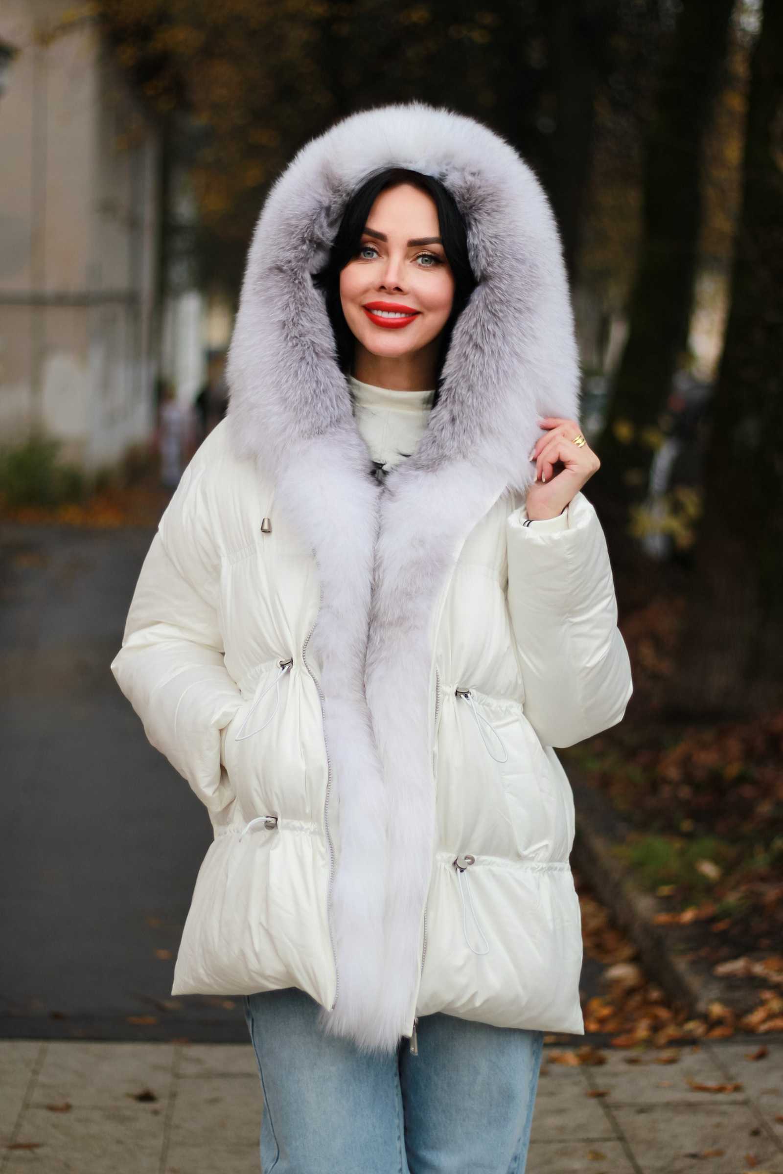 Купить женский пуховик с мехом лисы SIMONA