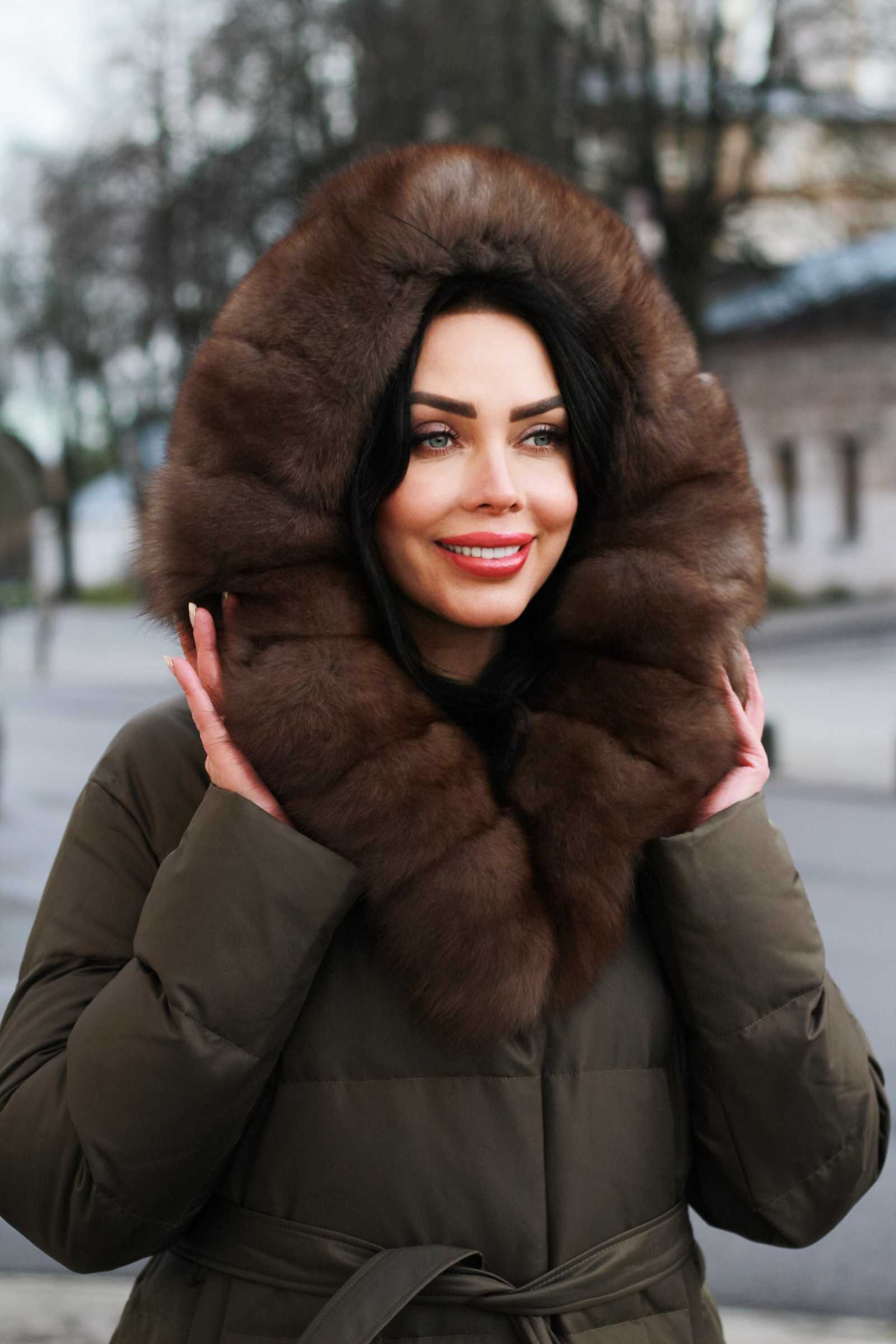 Купить длинный женский пуховик с песцом ADELINA