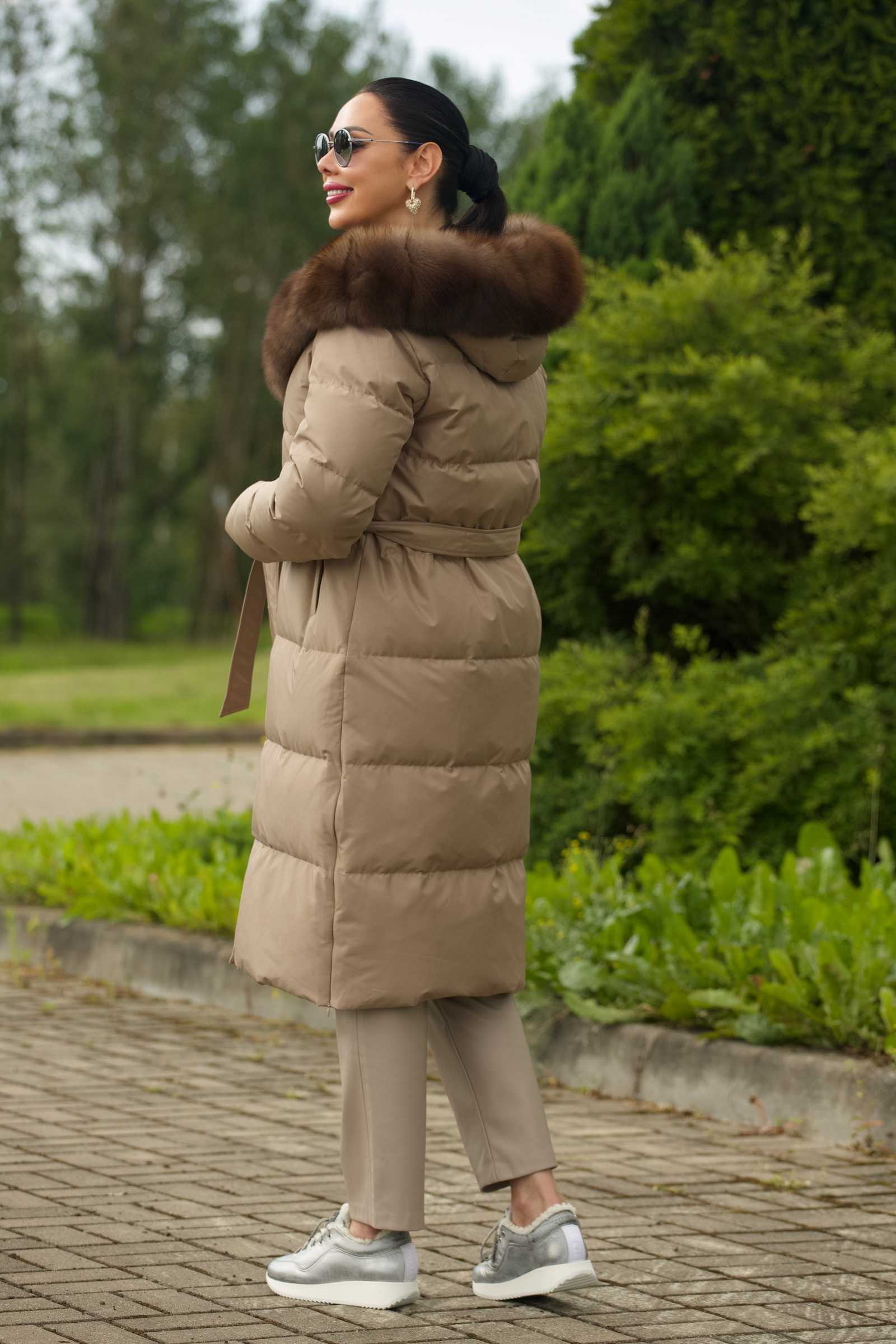 Купить длинный женский пуховик с песцом ADELINA