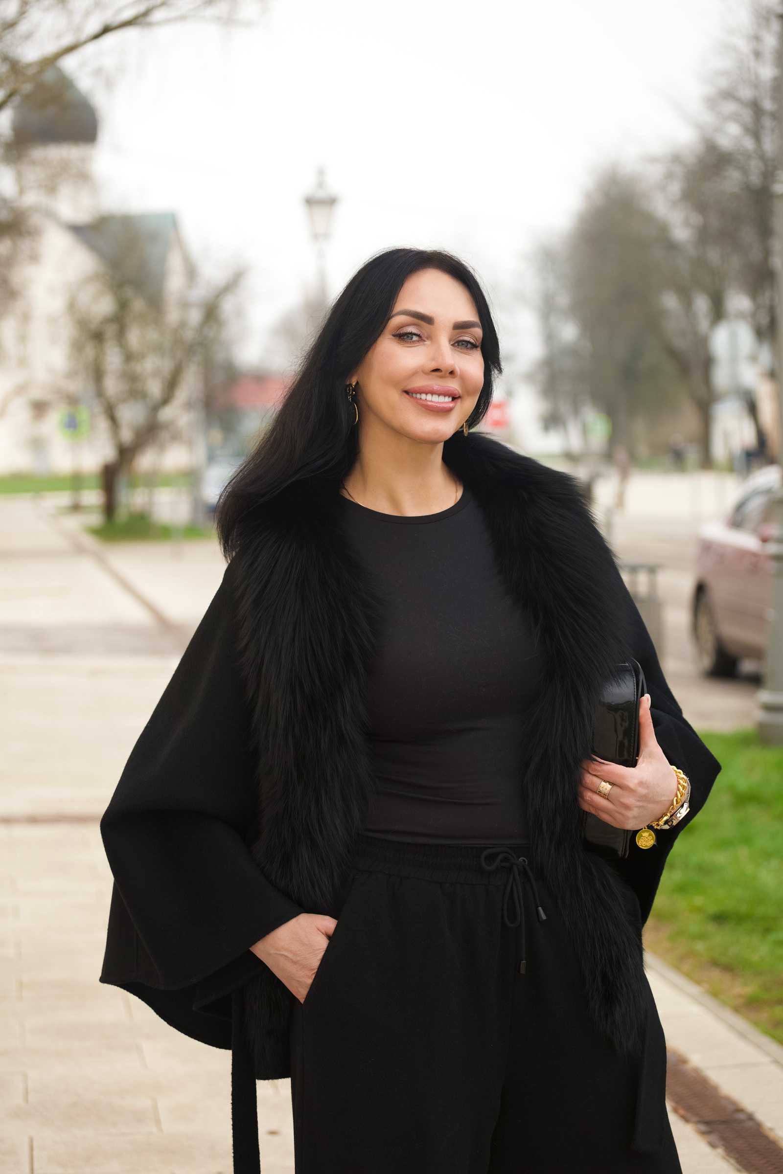 Купить женское пальто пончо из шерсти и кашемира с мехом лисы LOUISA