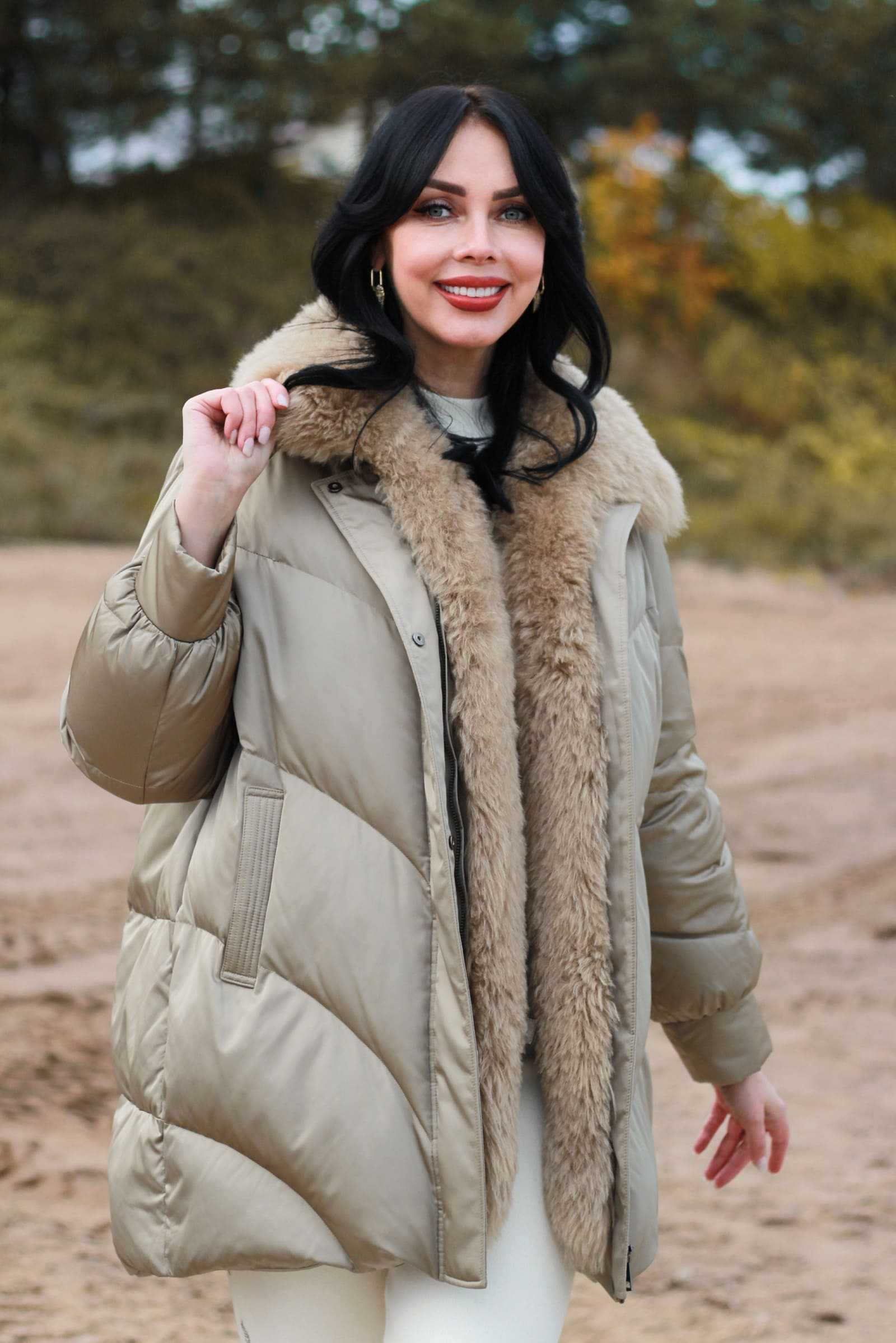Купить женский пуховик с мехом ламы OLIVIA