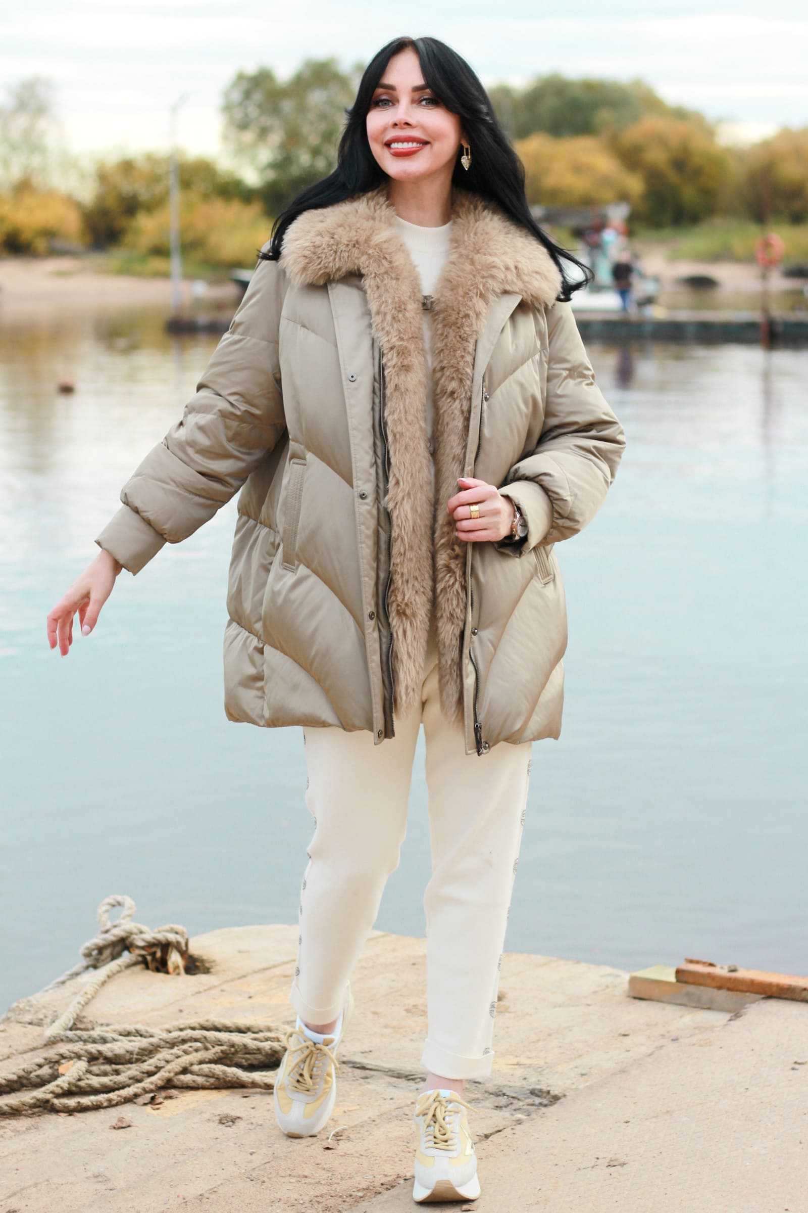 Купить женский пуховик с мехом ламы OLIVIA