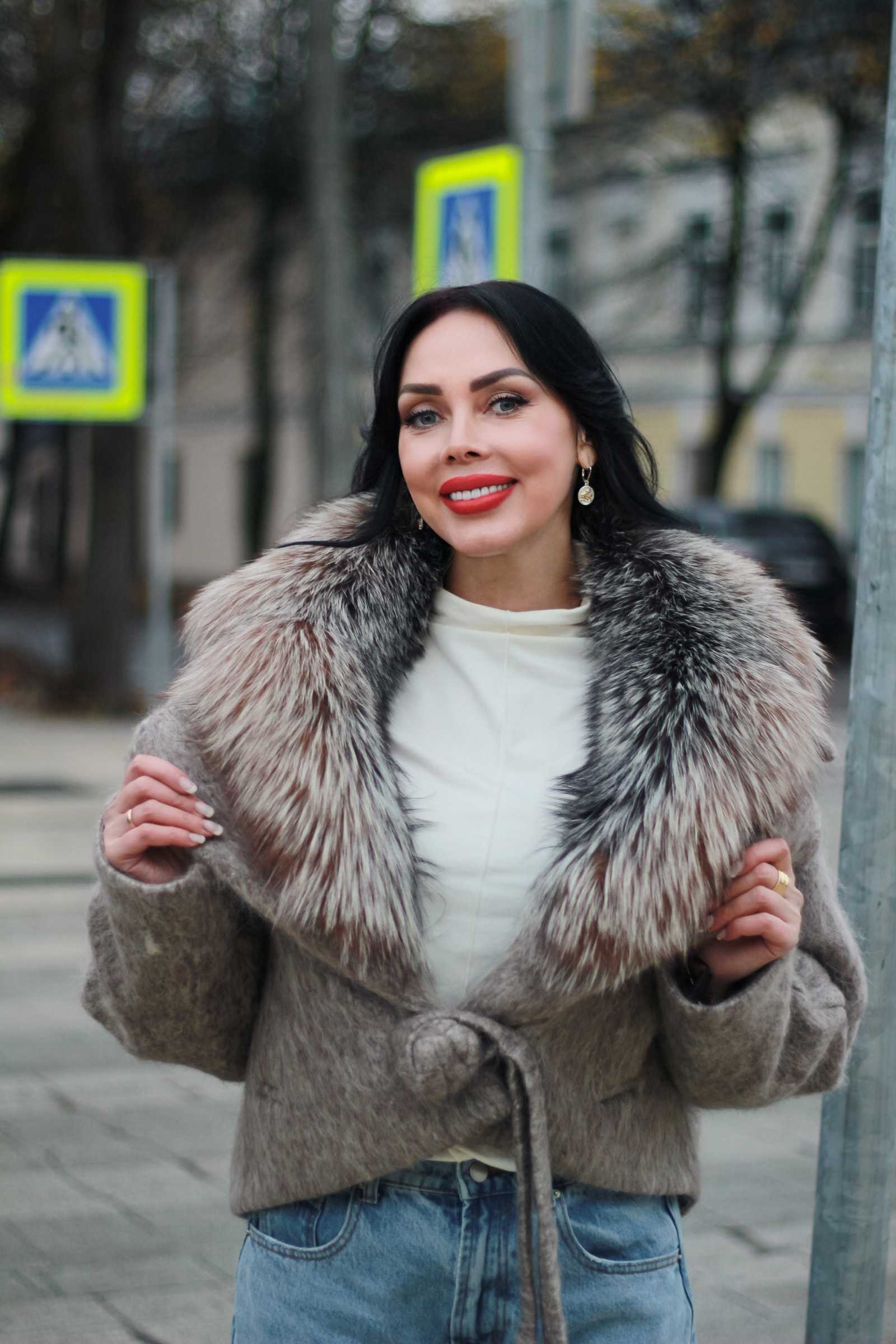 Купить женский пуховую куртку из шерсти с мехом чернобурки LOLA