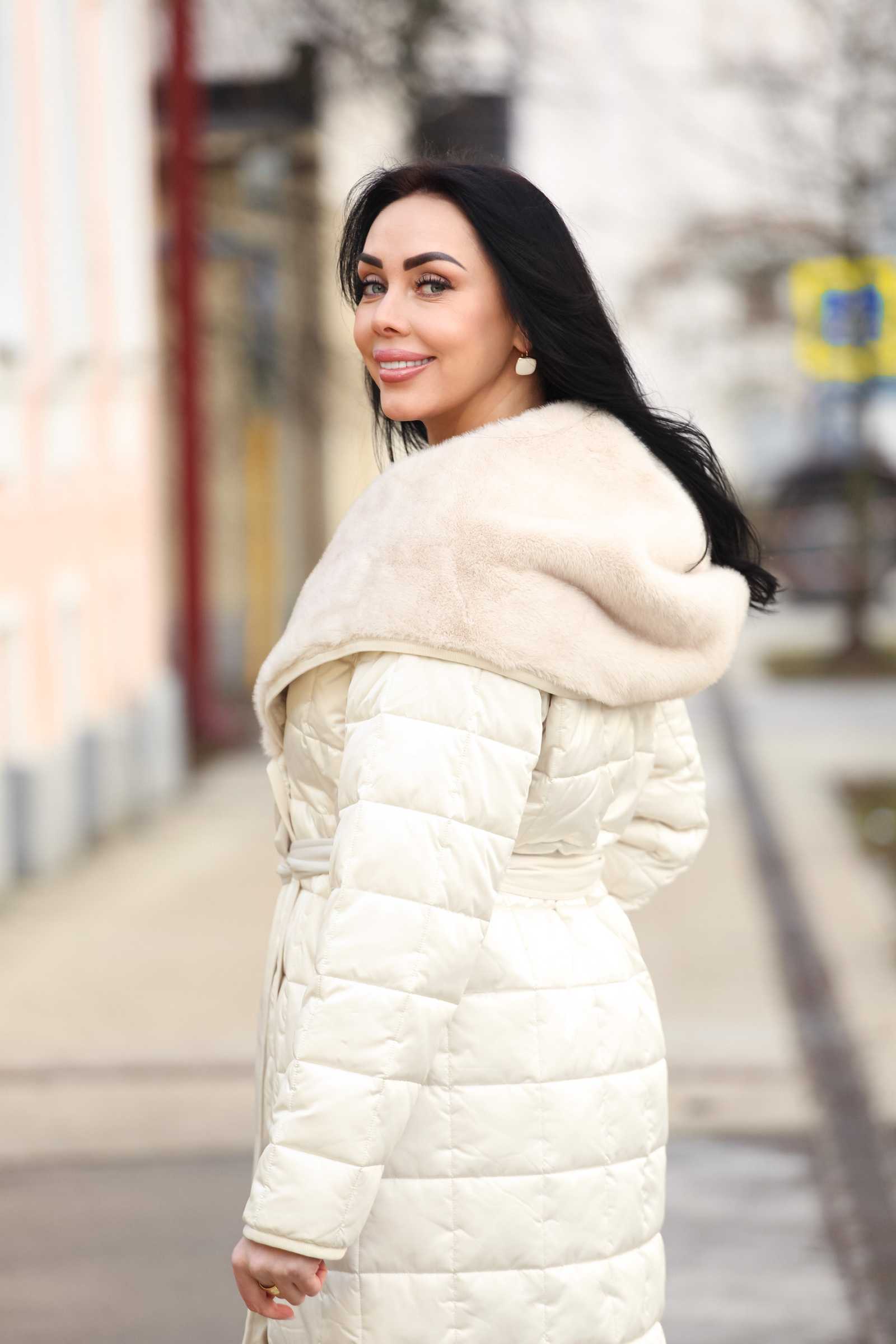 Женское зимнее стеганое пальто DIVA с капюшоном из эконорки — купить от 50 до 58 размера | Patania DIVA