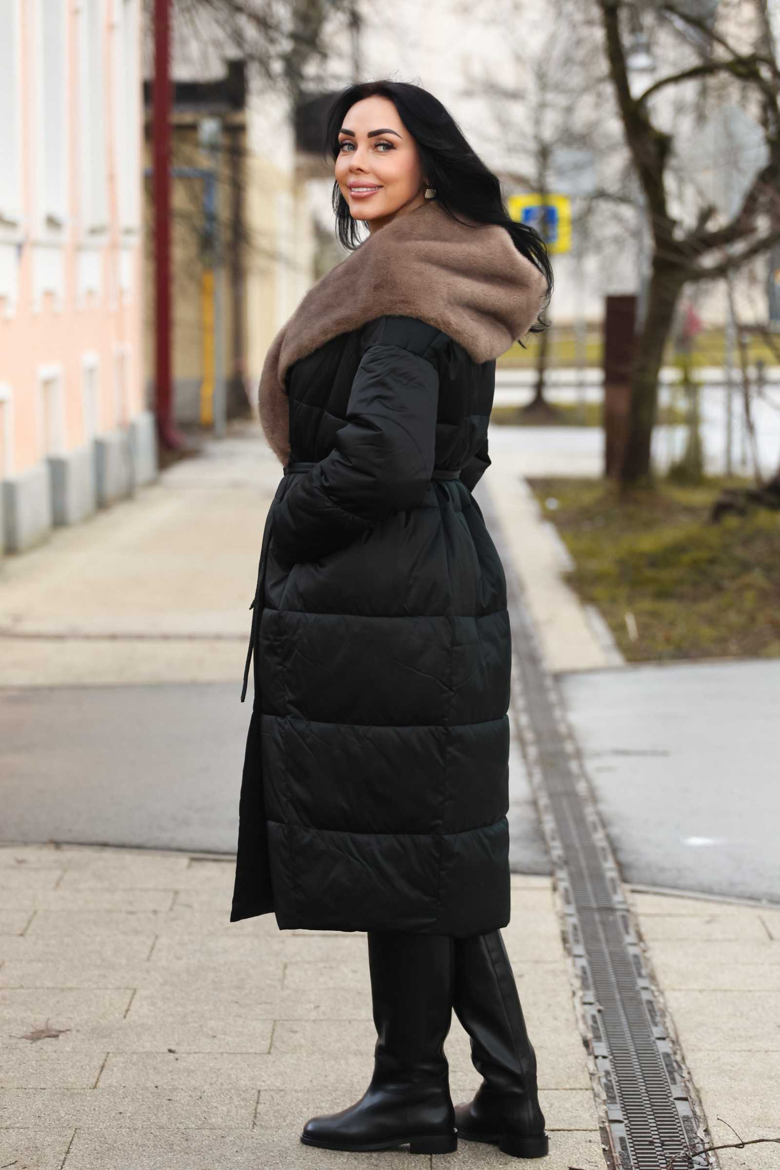 Женское зимнее стеганое пальто DIVA с капюшоном из эконорки — купить от 50 до 58 размера | Patania DIVA