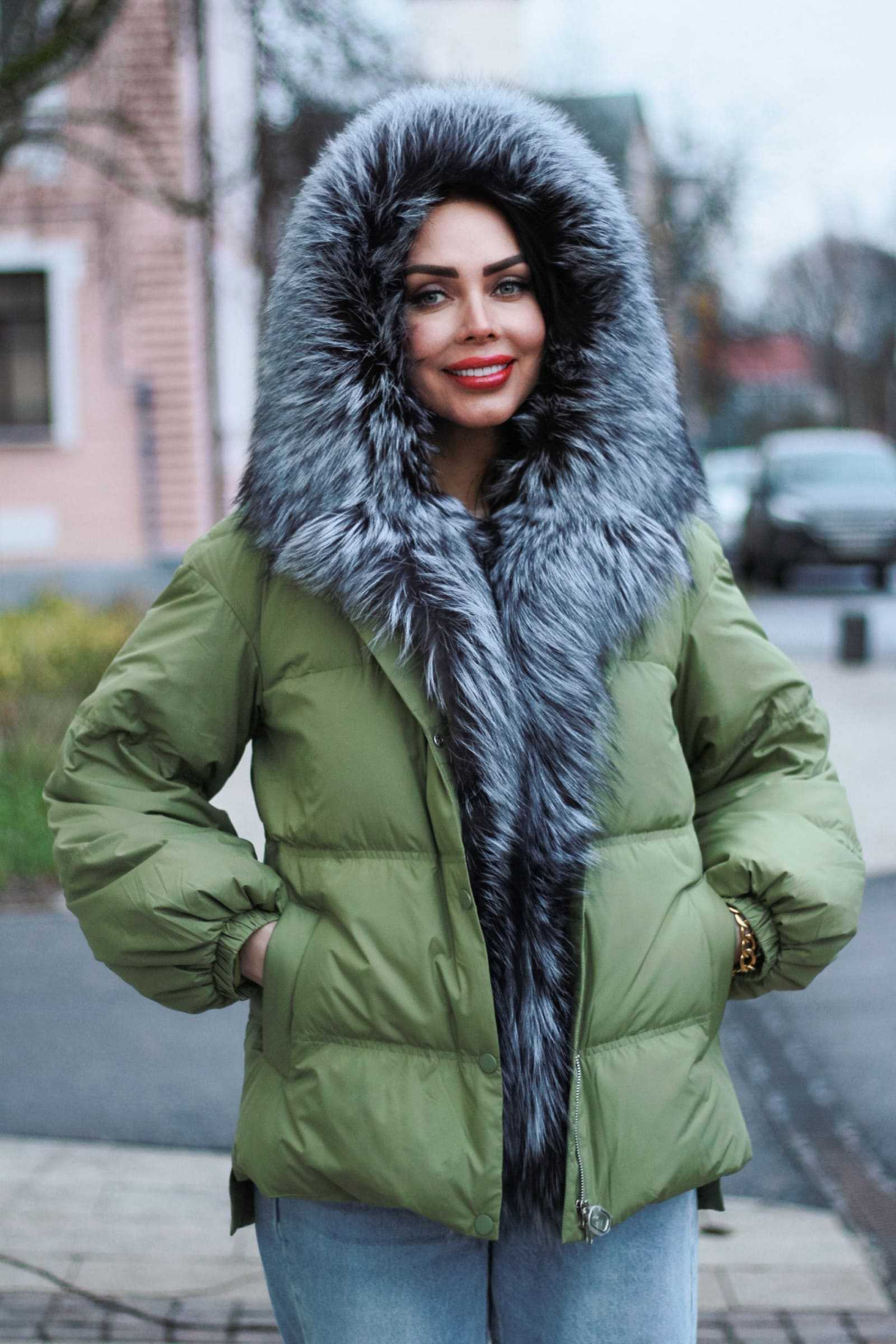 Купить женский зимний пуховик с мехом чернобурой лисы MIRELA