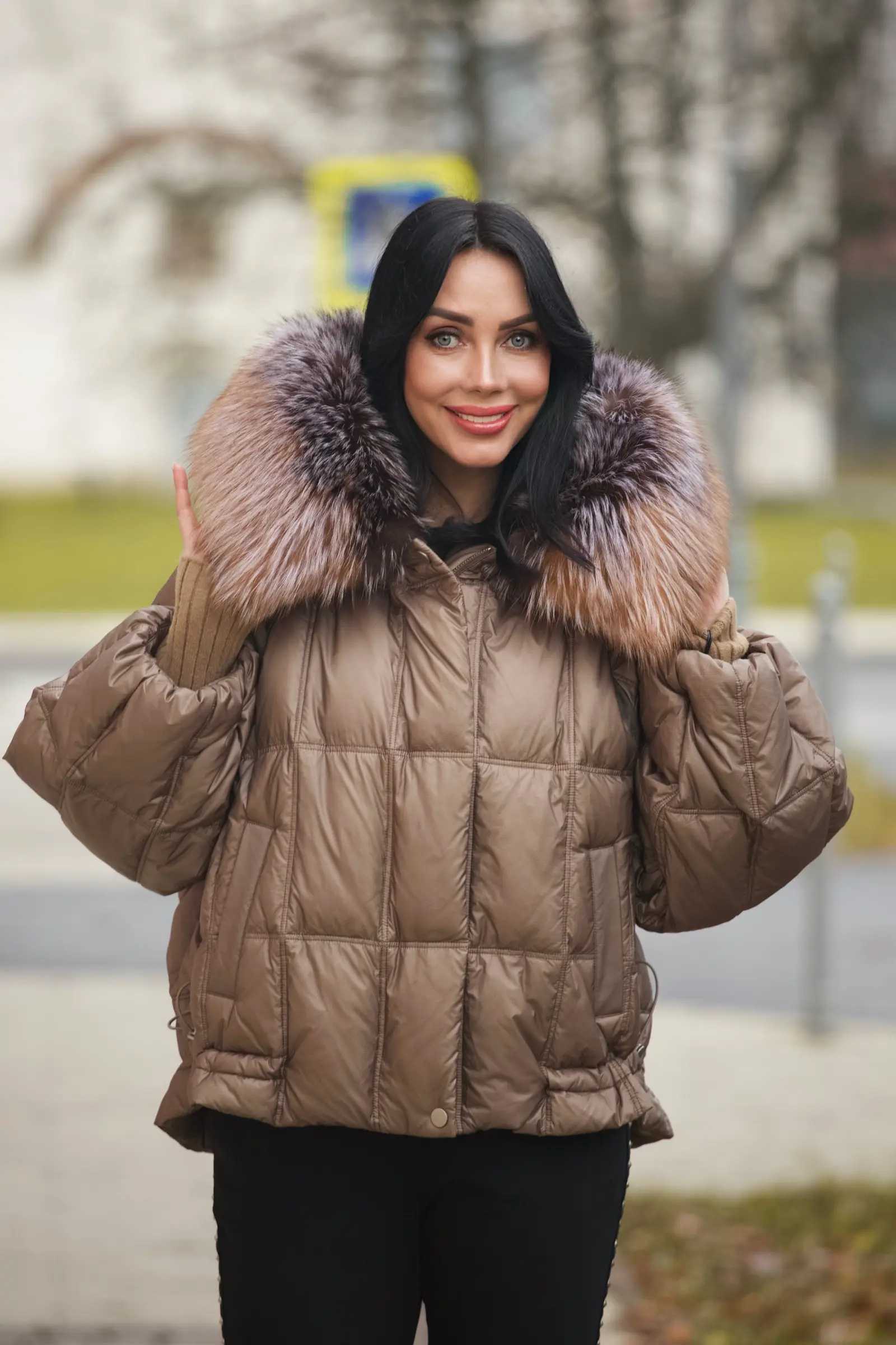 Купить пуховик с мехом чернобурой лисы IZOLDA