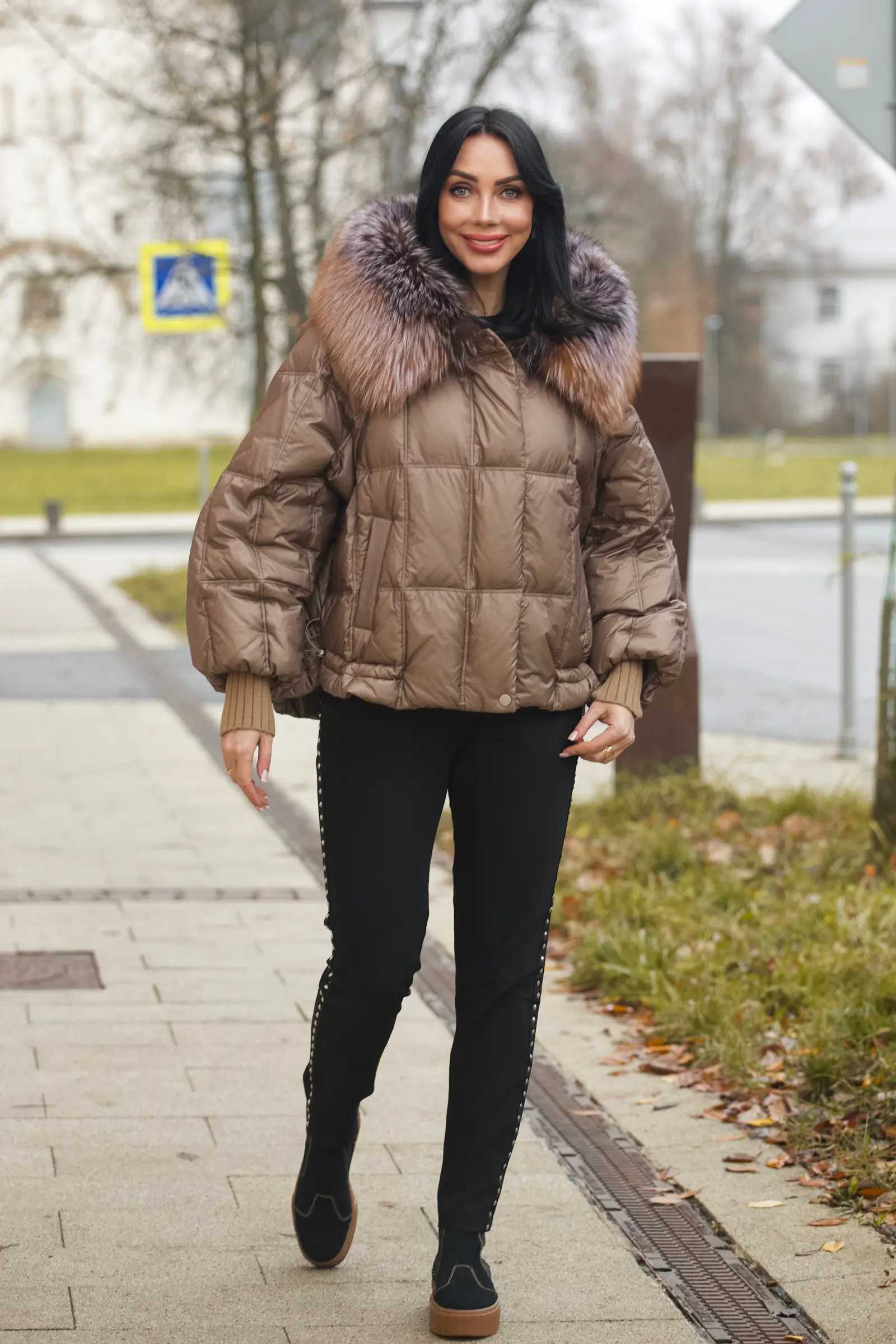 Купить пуховик с мехом чернобурой лисы IZOLDA