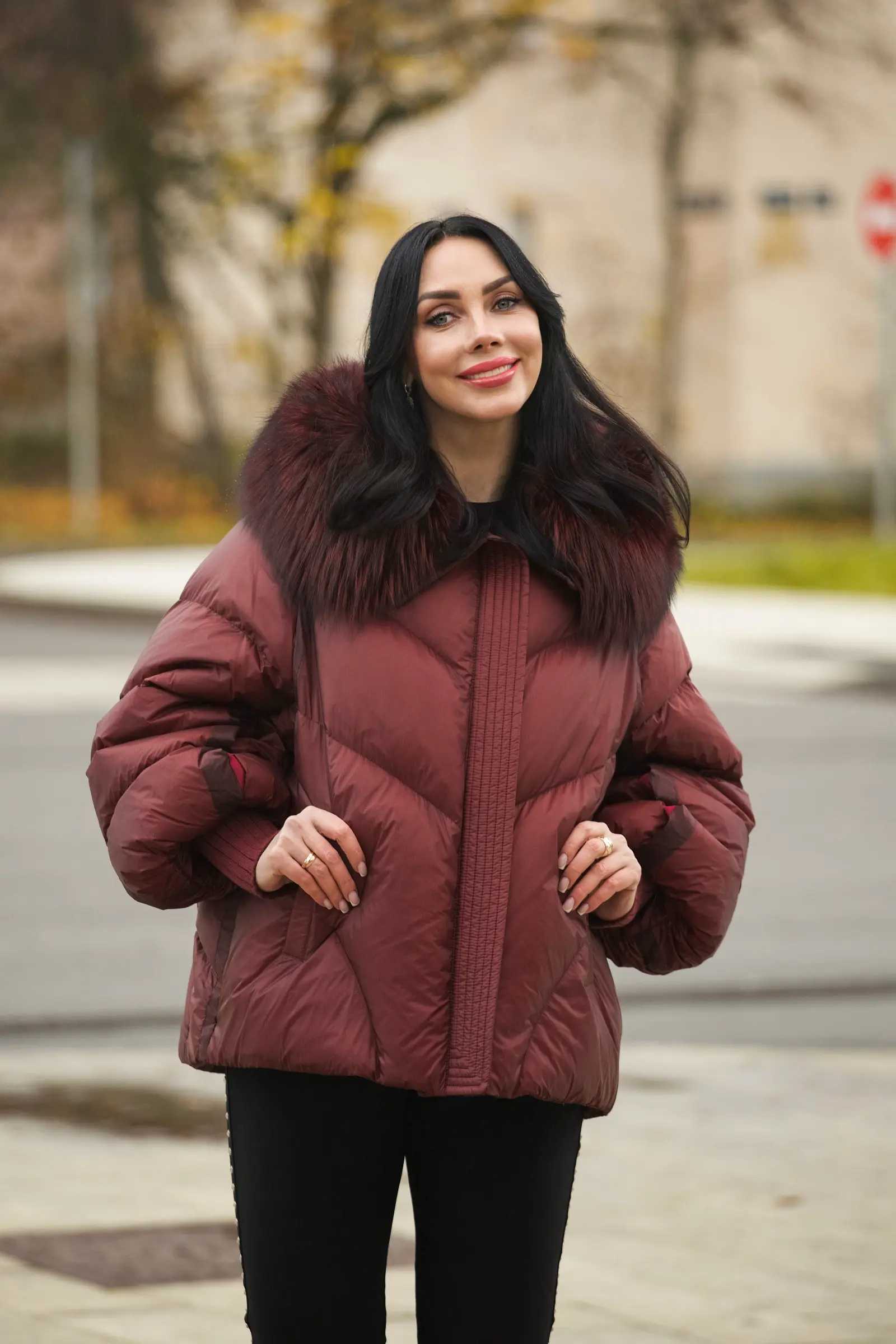 Пуховик с мехом чернобурой лисы IZOLDA цвет бордовый