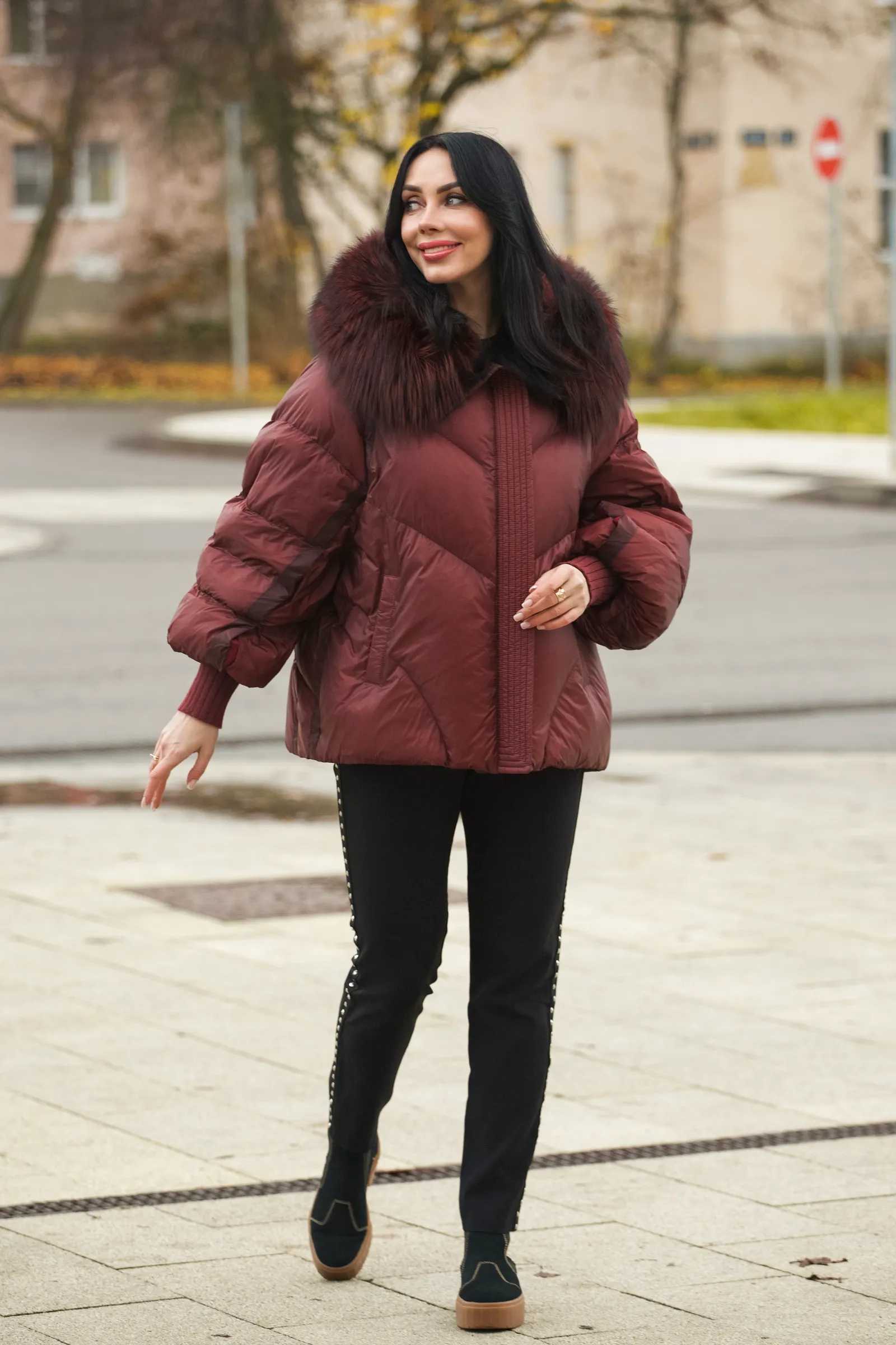 Купить пуховик с мехом чернобурой лисы IZOLDA